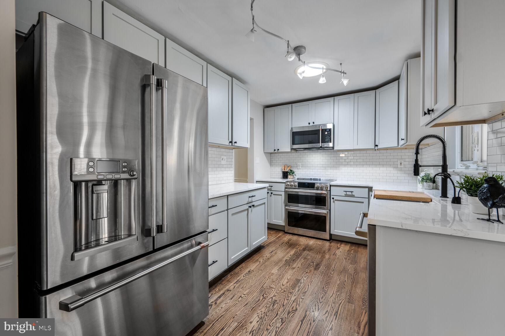 BROYHILL FOREST - Residential