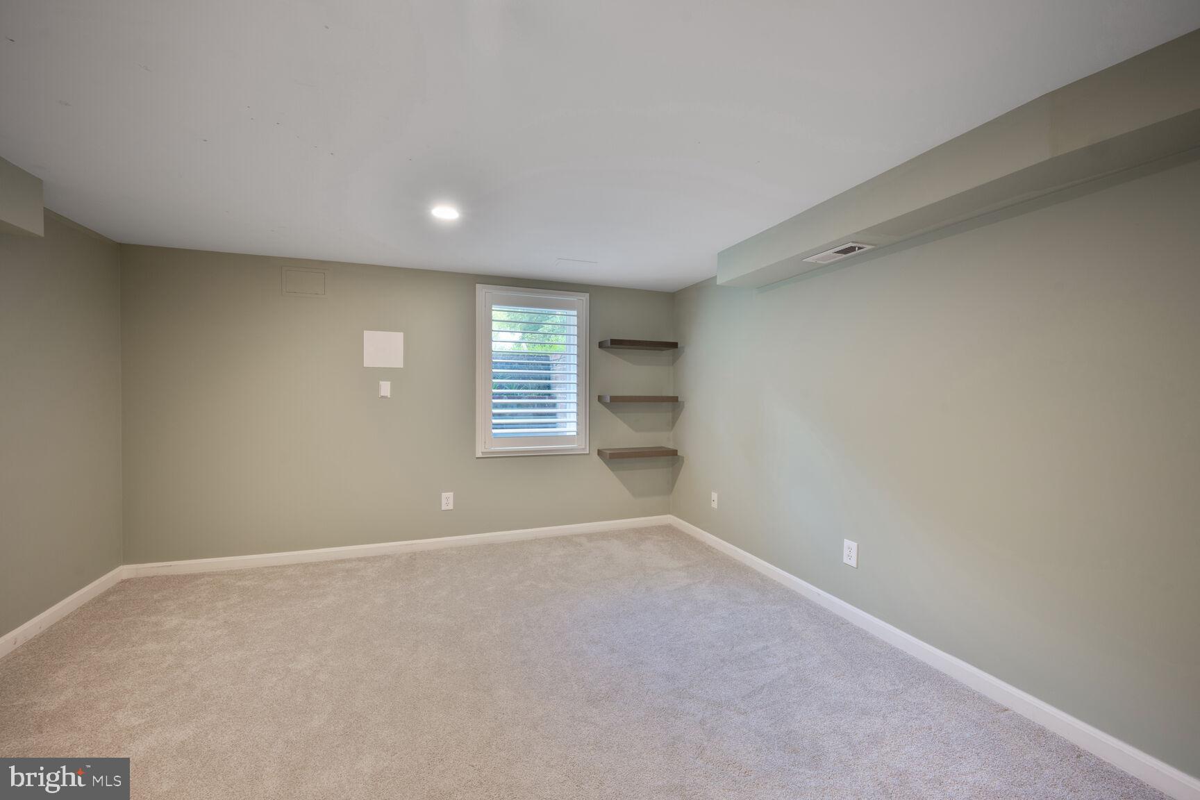 BROYHILL FOREST - Residential