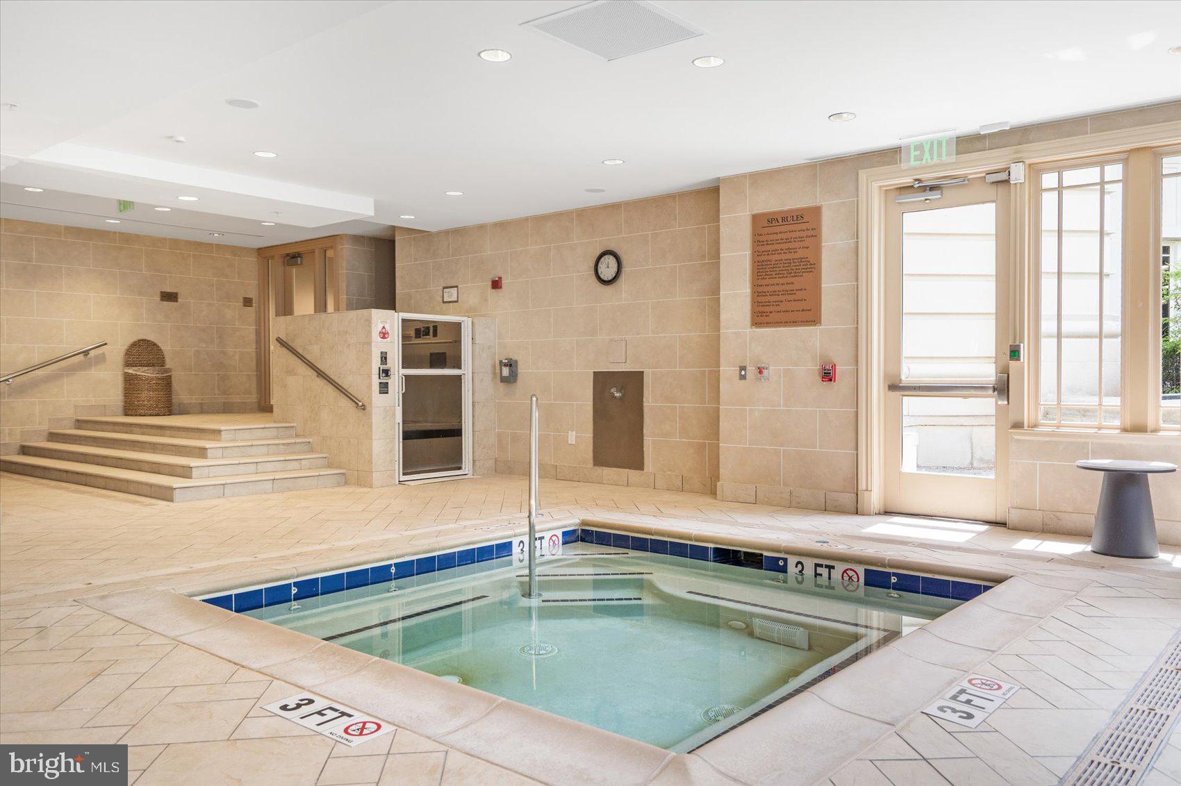 THE RITZ-CARLTON RESIDENCES - Residential