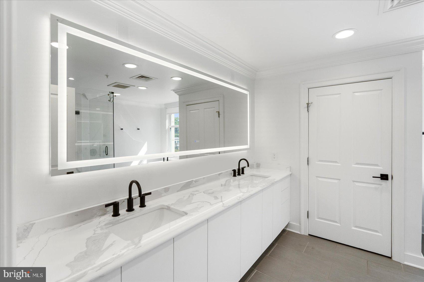 THE RITZ-CARLTON RESIDENCES - Residential