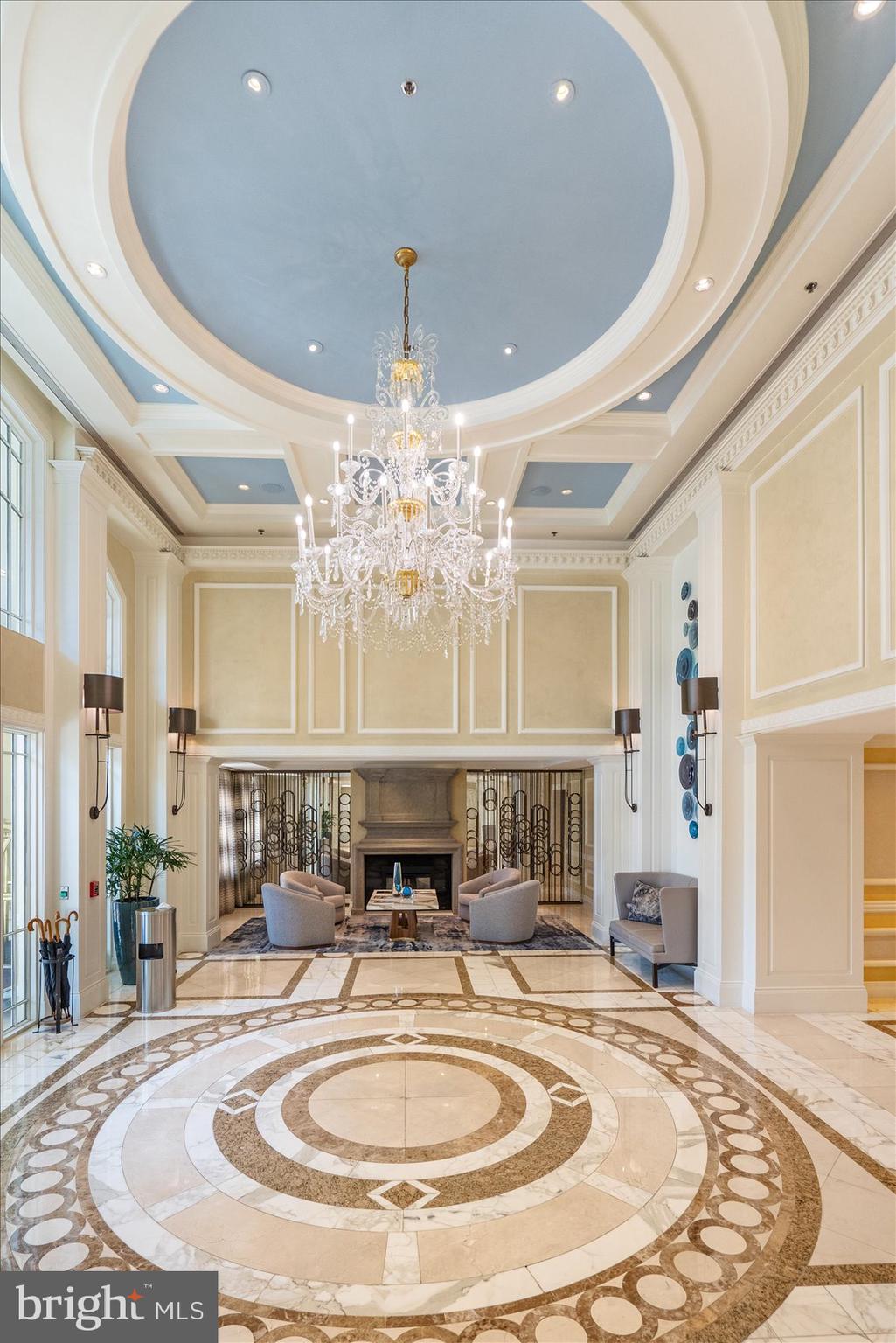 THE RITZ-CARLTON RESIDENCES - Residential