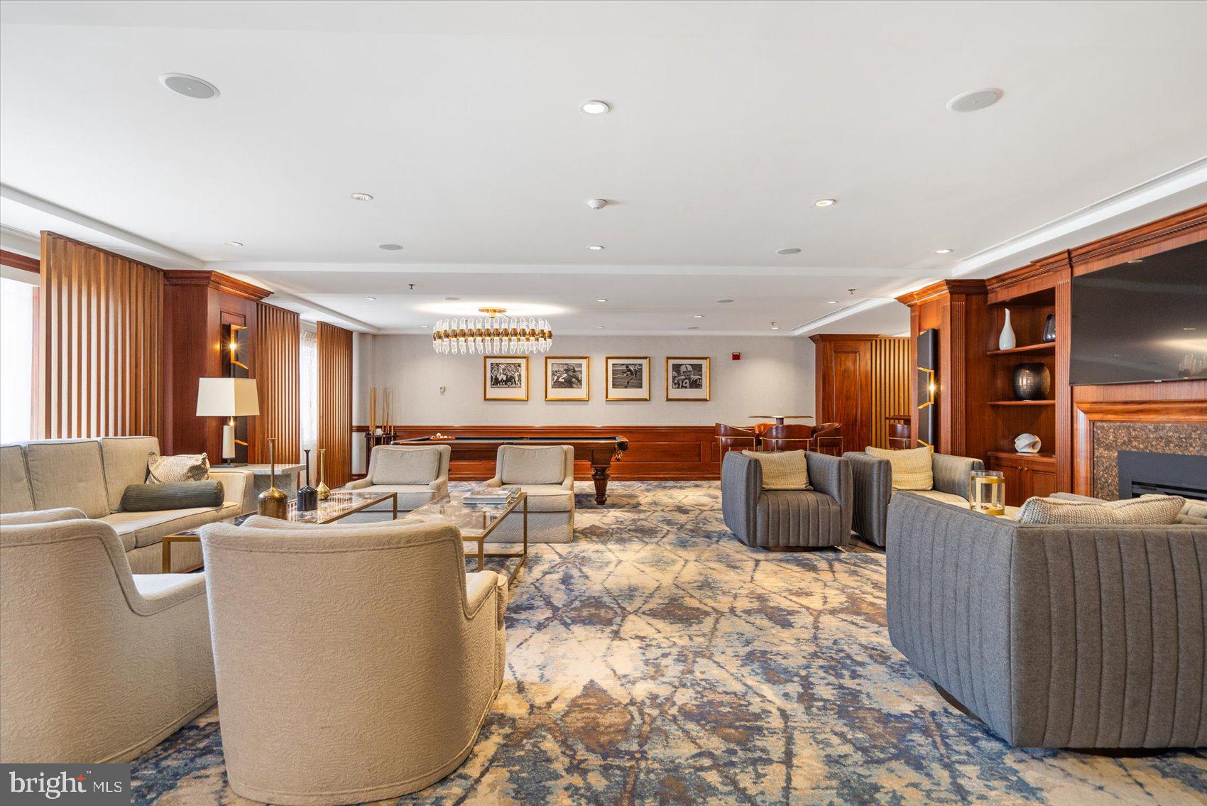 THE RITZ-CARLTON RESIDENCES - Residential