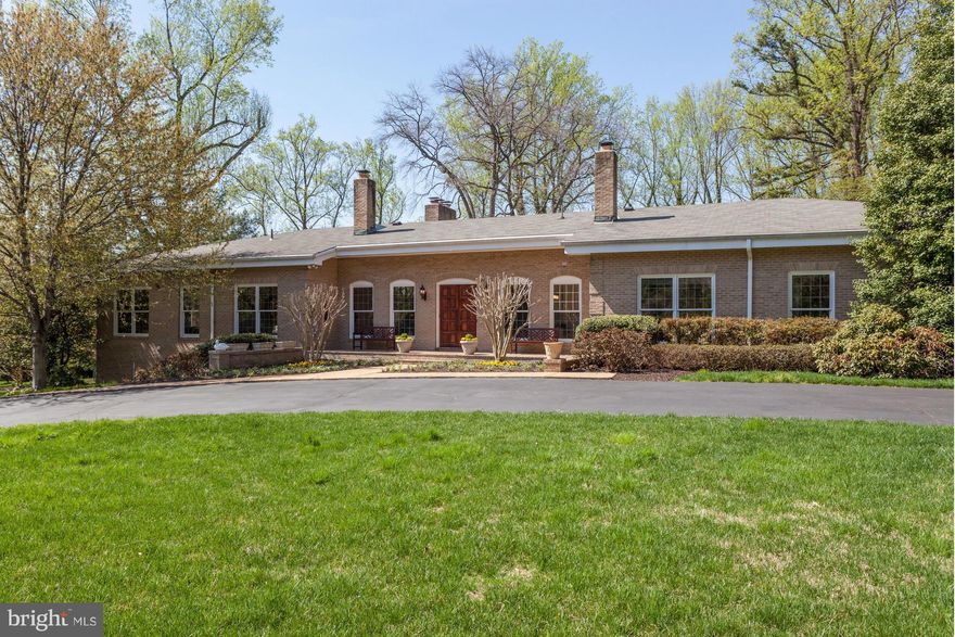 Impeccable estate on breathtaking 1.5-acre lot off private drive.Soaring ceilings,grand proportions,floor-to-ceiling windows,stunning kitchen/breakfast/great room addtn.Main lvl living w/MBR suite,guest suite + 2 BRs.Fab bright w/o lower lvl w/media & game rms,bar,sauna + changing rms,nanny suite.Exquisitely landscaped grounds w/pool,tennis/sport court, patio, deck. Open Sun 5/24 2:30-4:30!