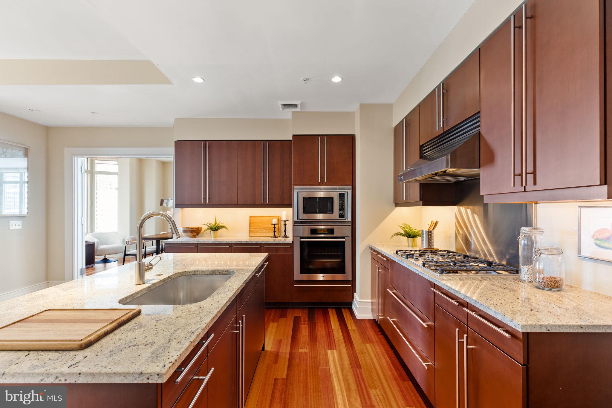 RITTENHOUSE SQUARE - Residential