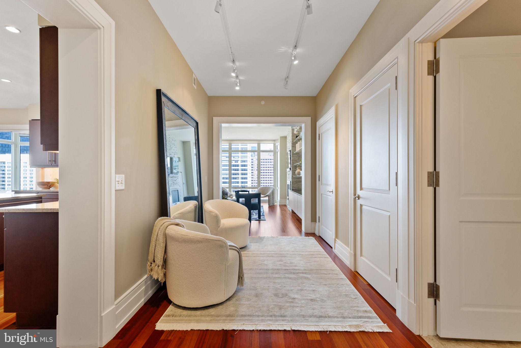 RITTENHOUSE SQUARE - Residential