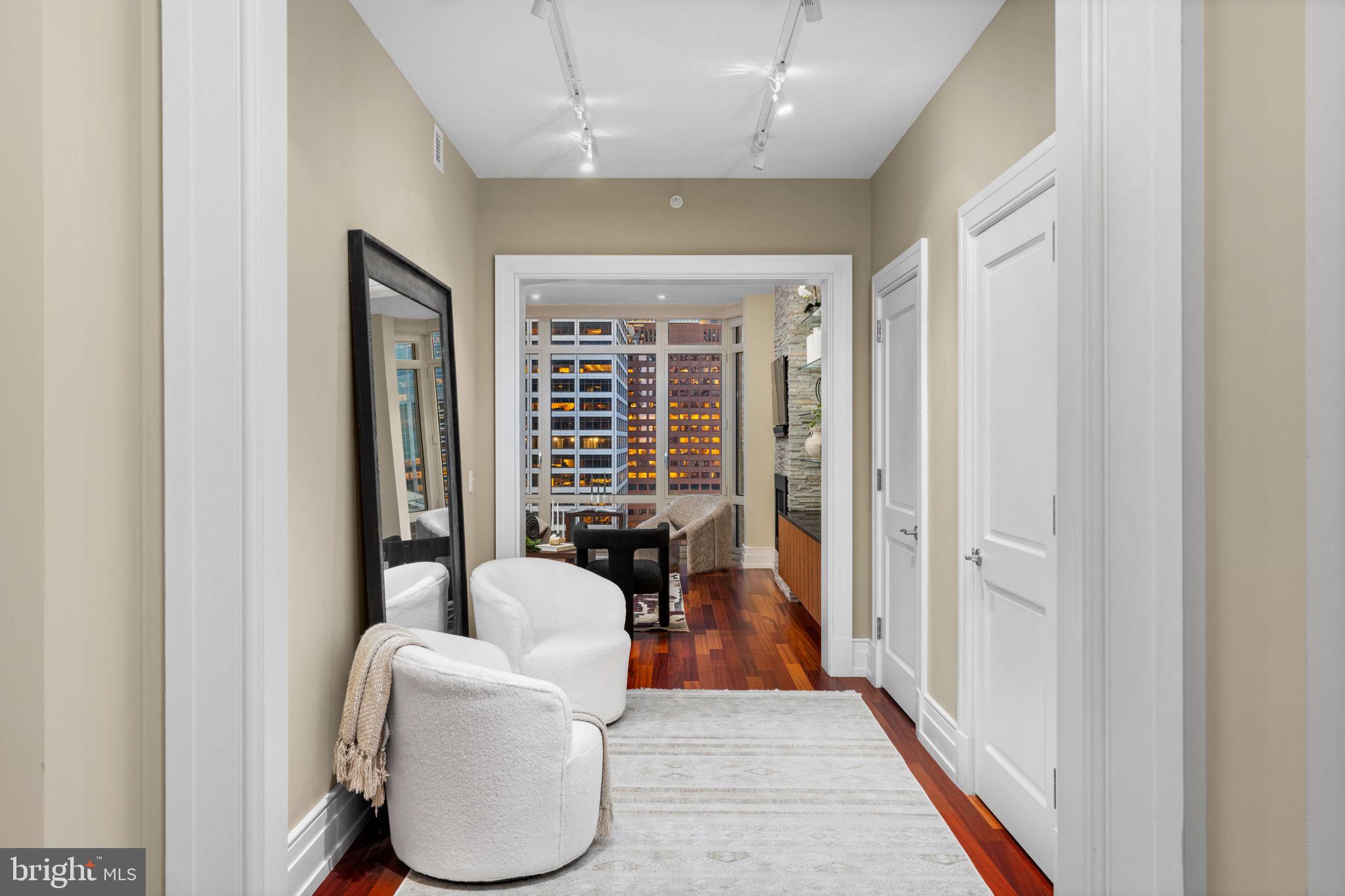 RITTENHOUSE SQUARE - Residential