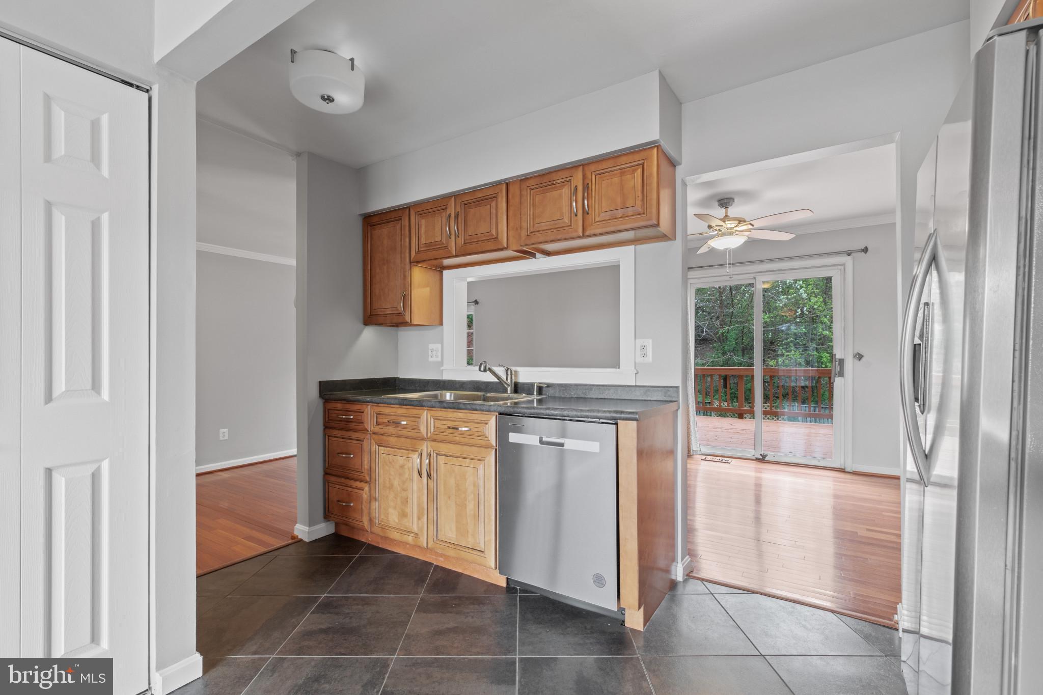 SOUTH HAMPTON - Residential Lease