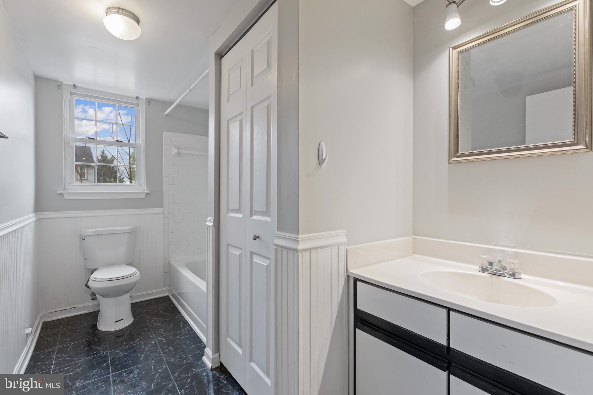 SOUTH HAMPTON - Residential Lease