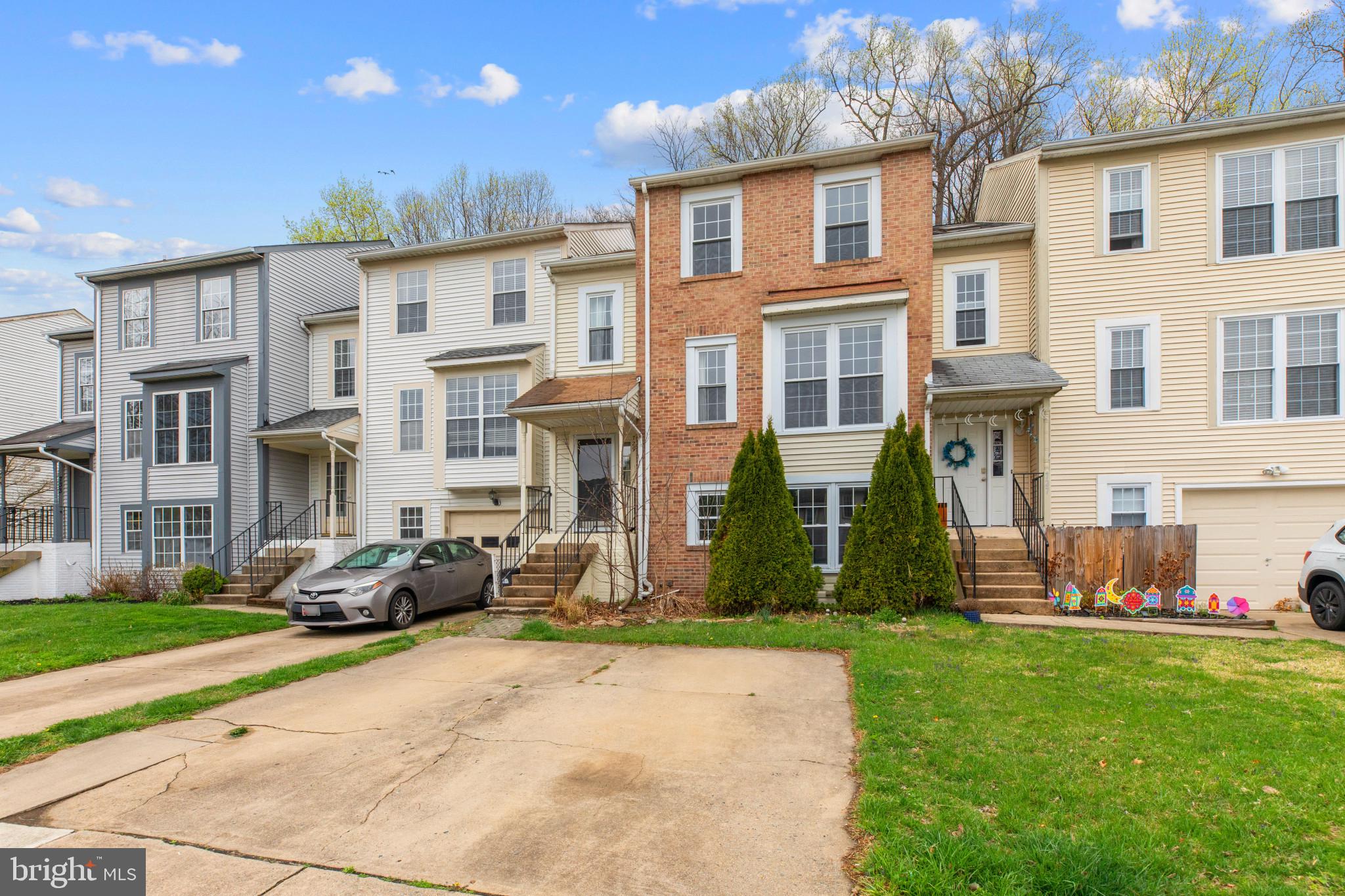 SOUTH HAMPTON - Residential Lease