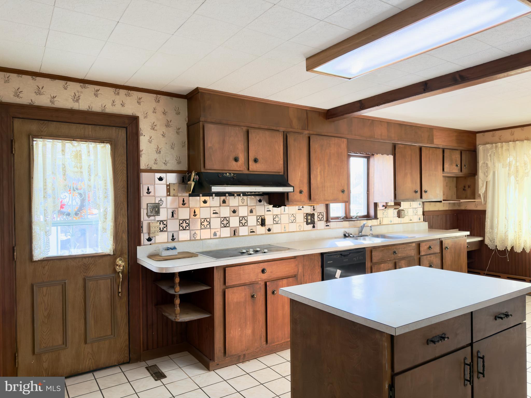 DEER LAKE - Residential