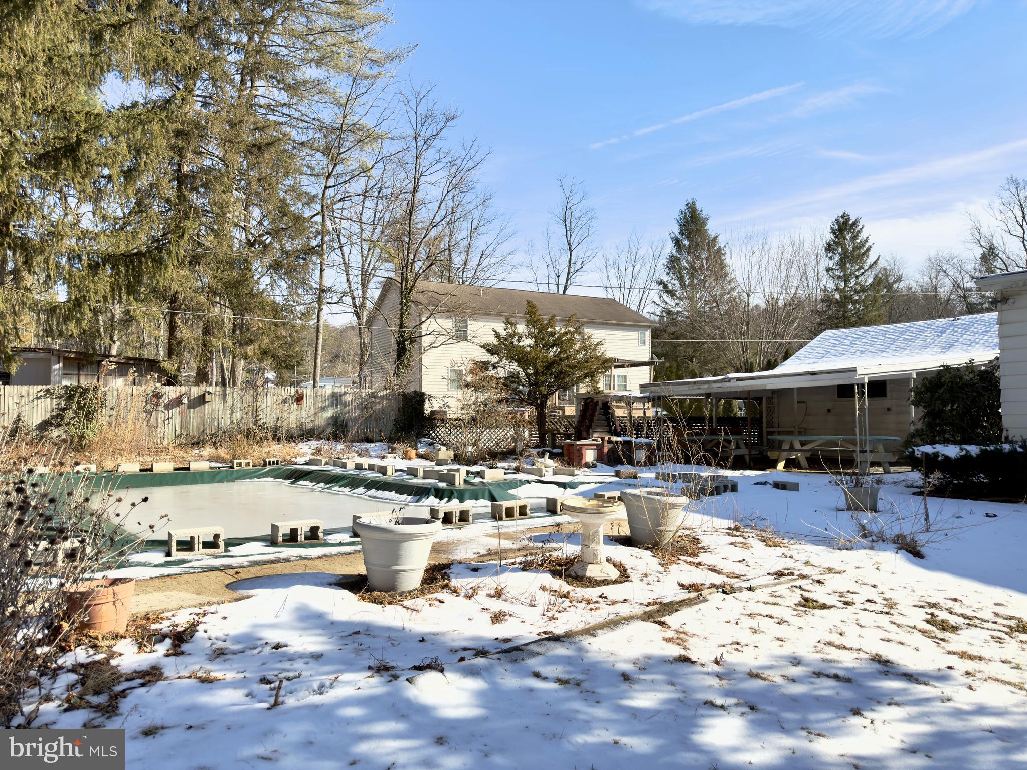 DEER LAKE - Residential