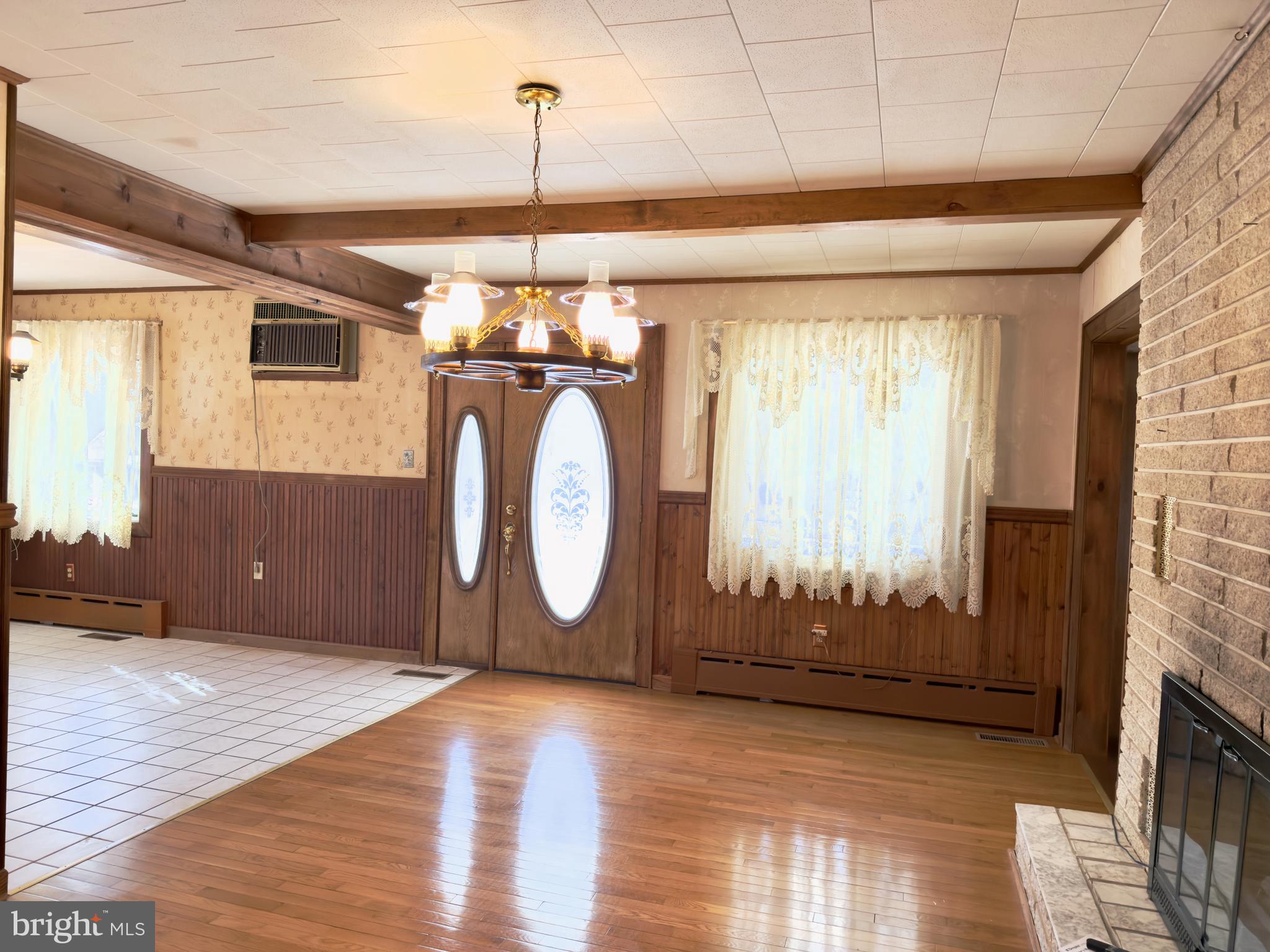 DEER LAKE - Residential