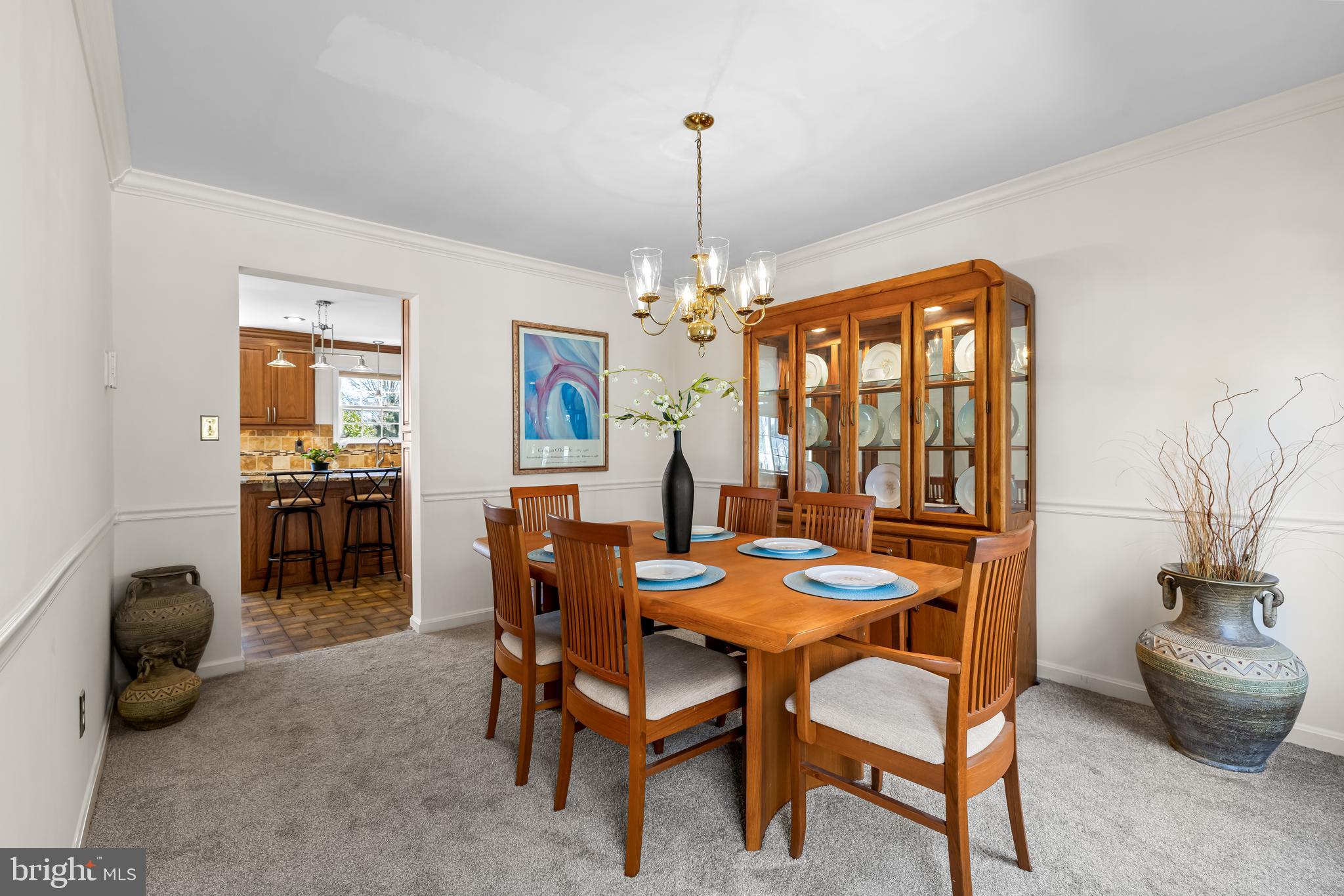 FOUR SEASONS - Residential