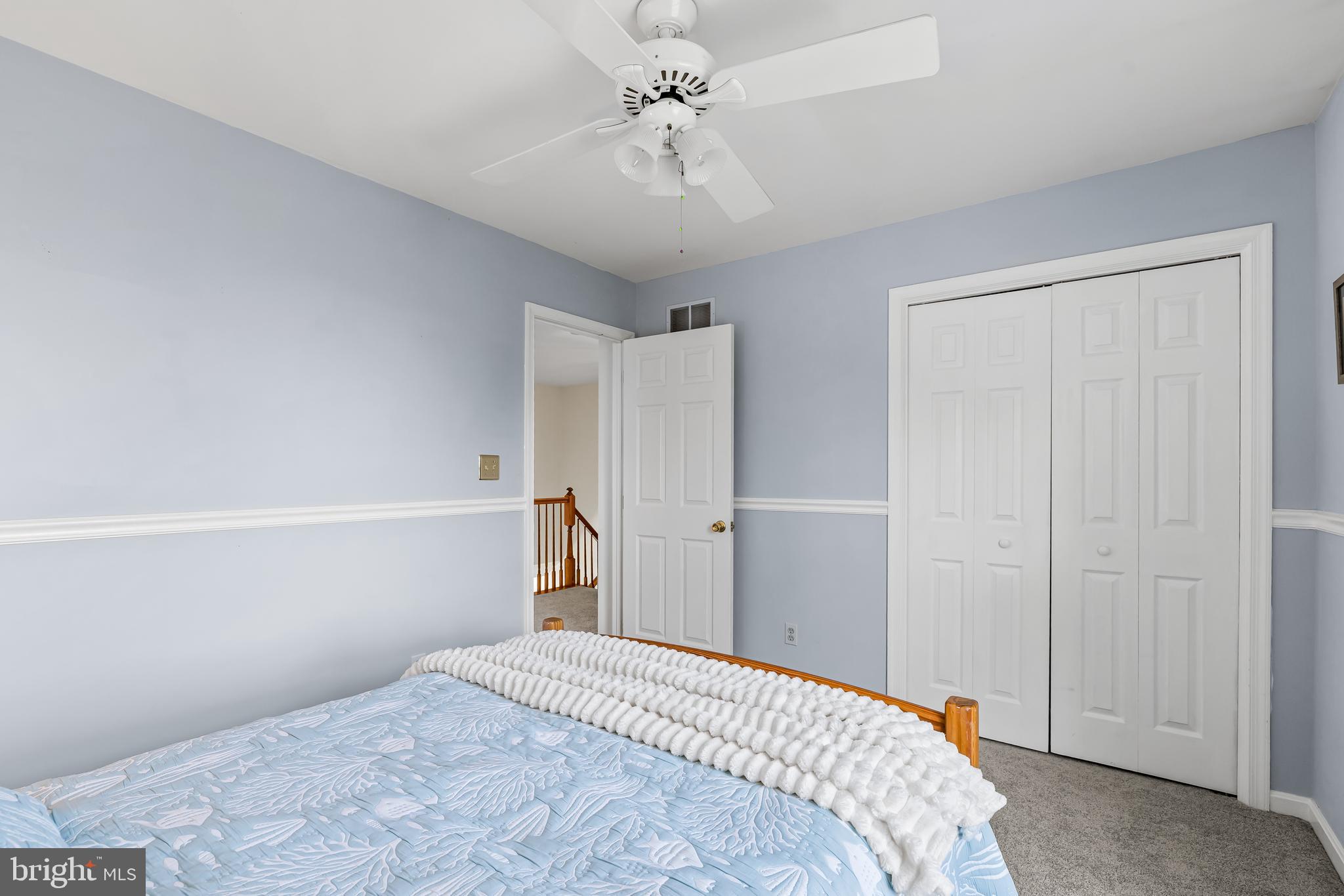 FOUR SEASONS - Residential