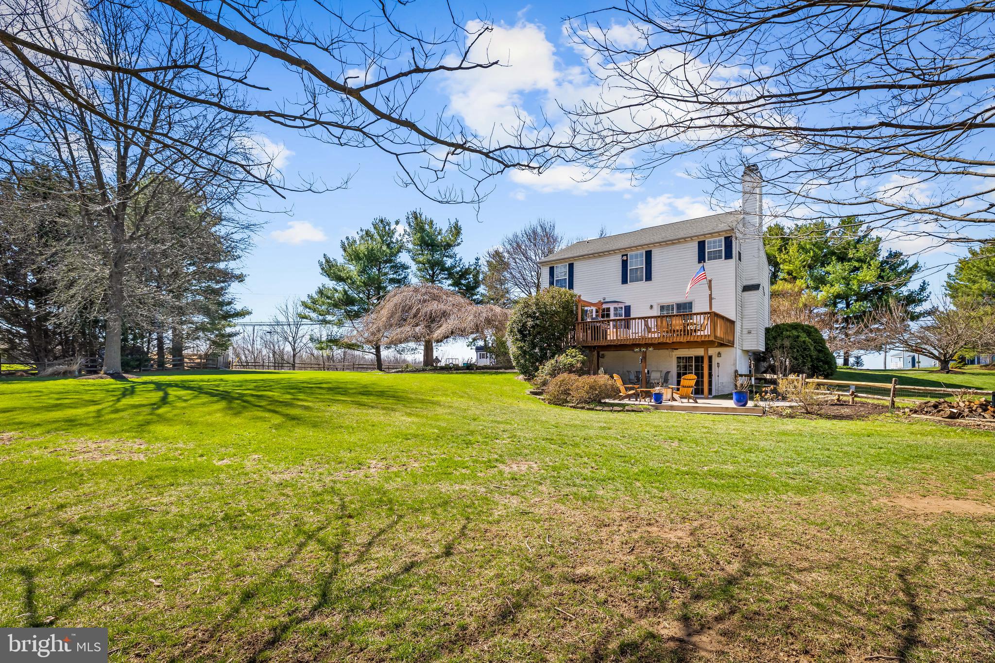 FOUR SEASONS - Residential