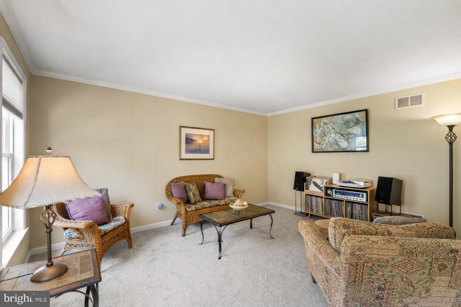 FOUR SEASONS - Residential