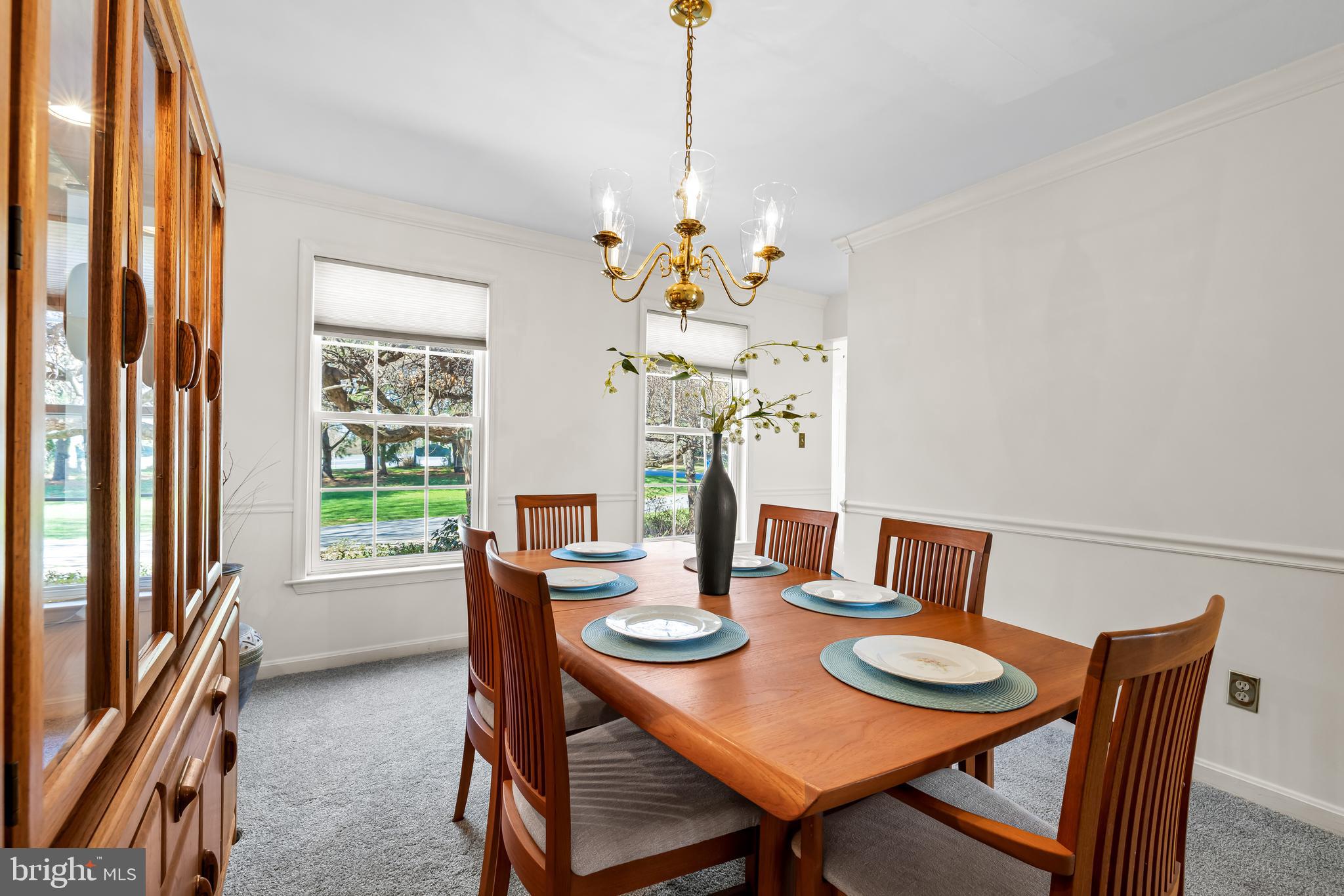 FOUR SEASONS - Residential