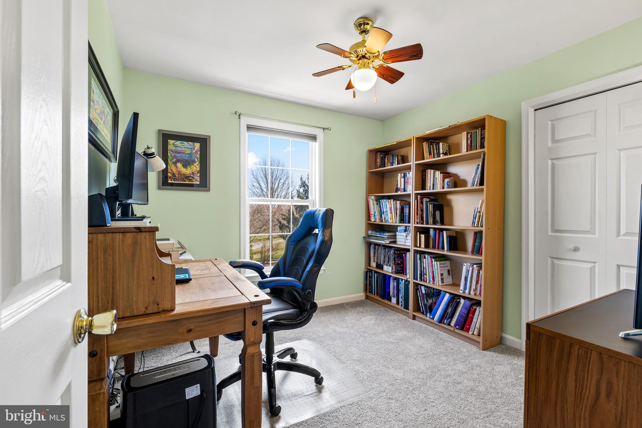 FOUR SEASONS - Residential