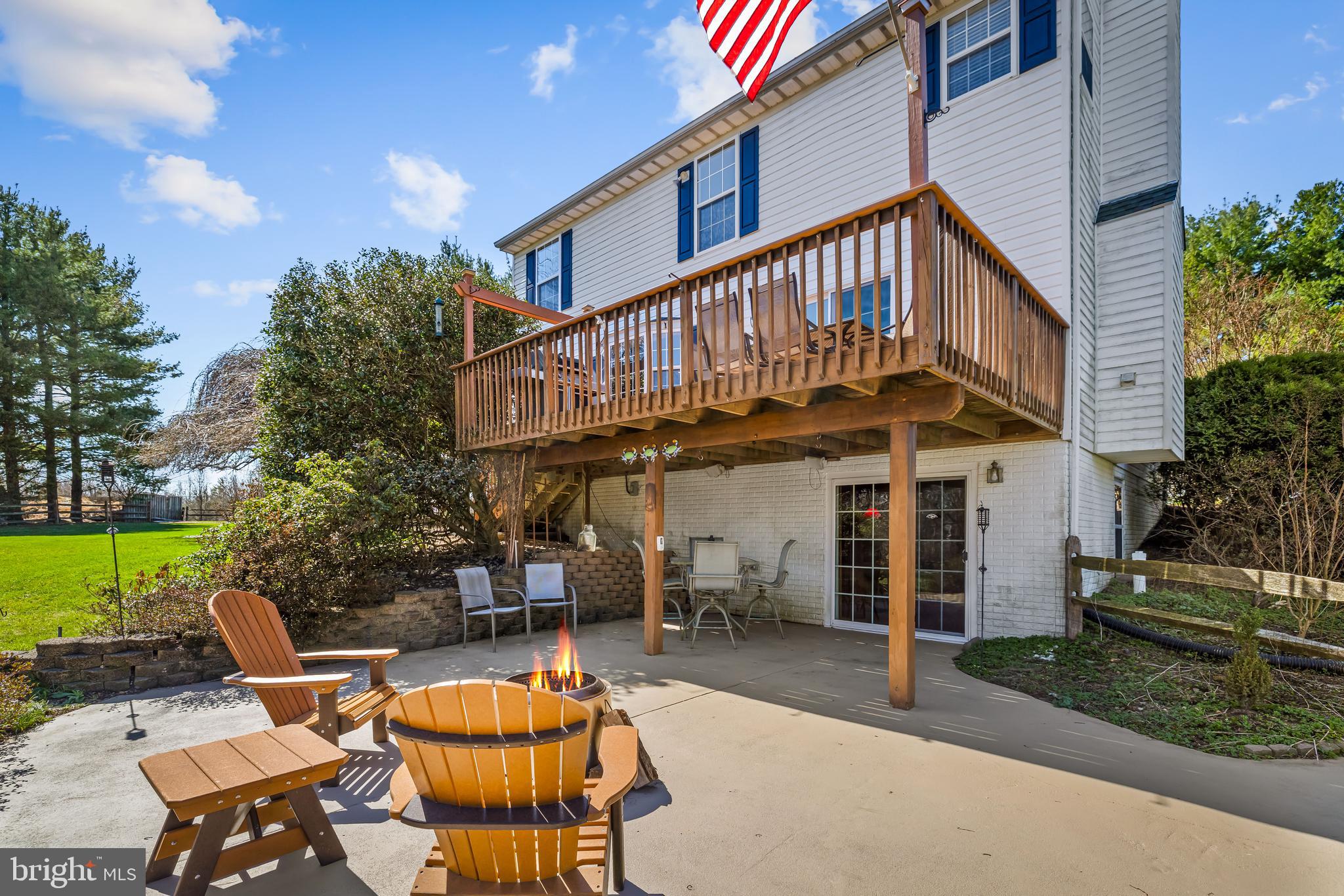 FOUR SEASONS - Residential