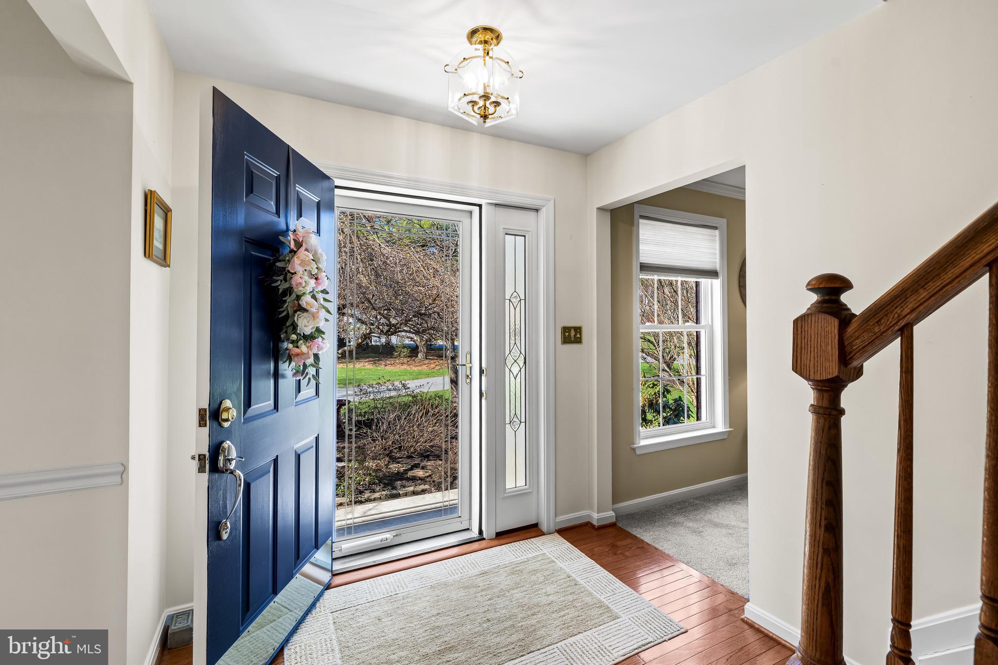 FOUR SEASONS - Residential