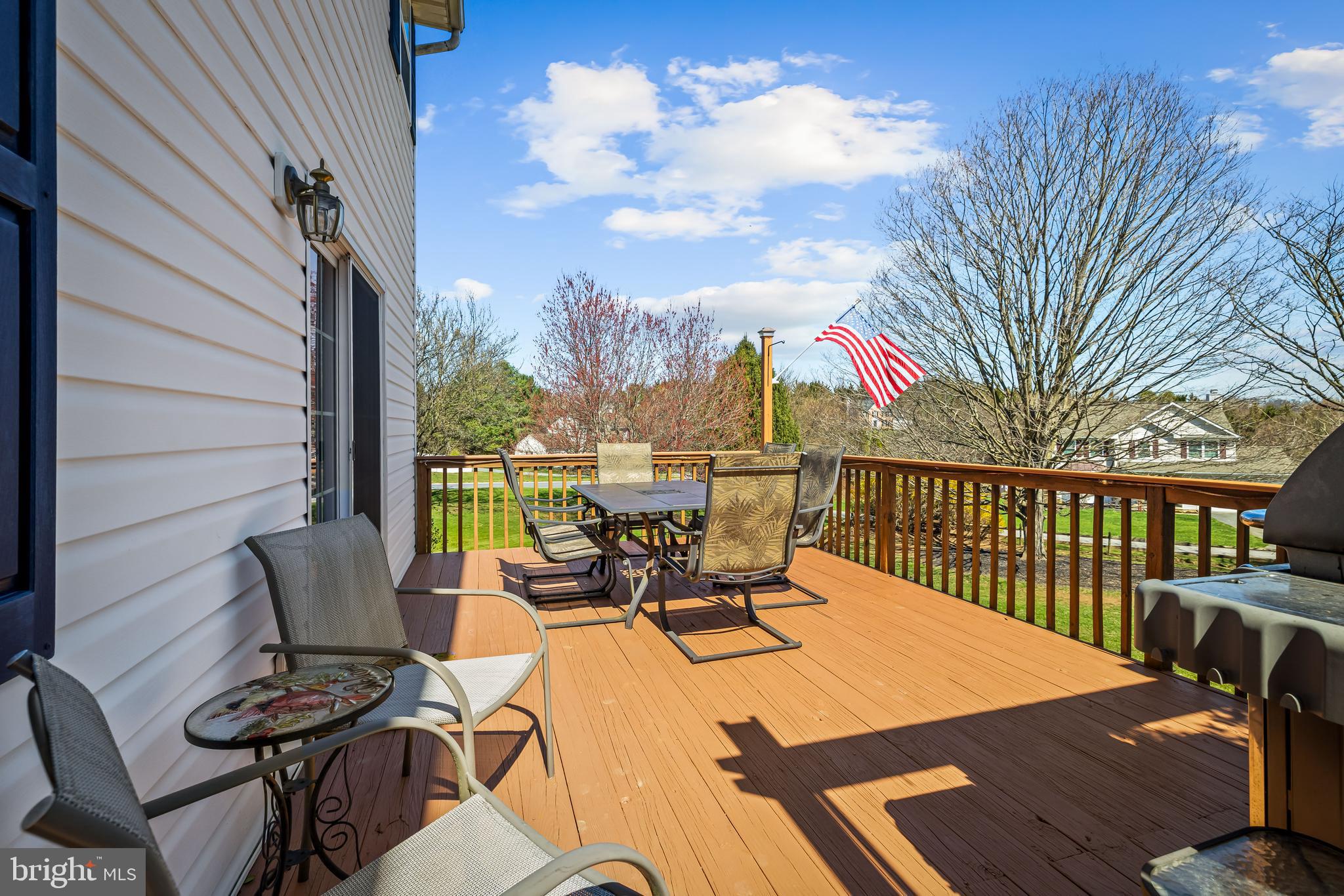 FOUR SEASONS - Residential