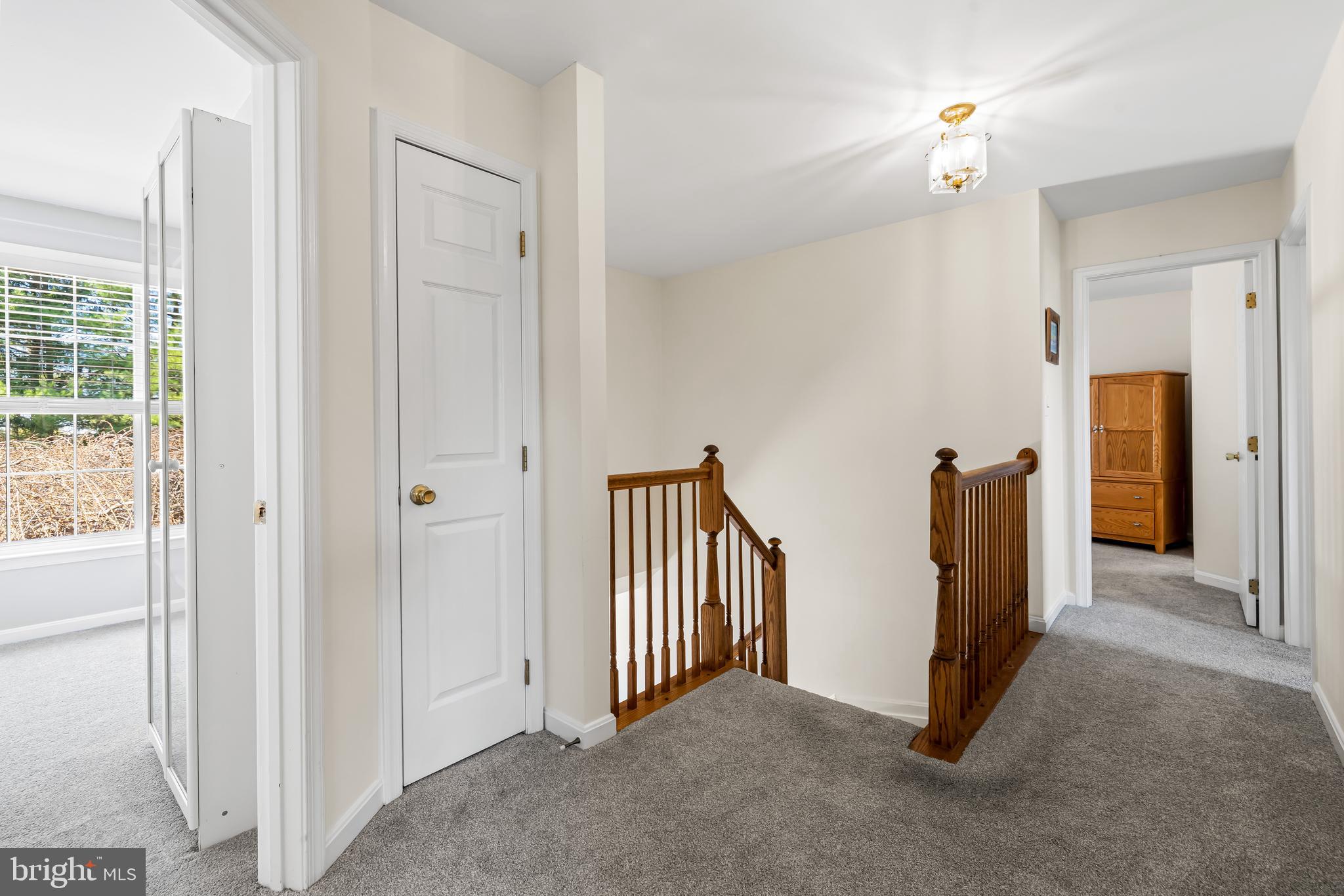 FOUR SEASONS - Residential