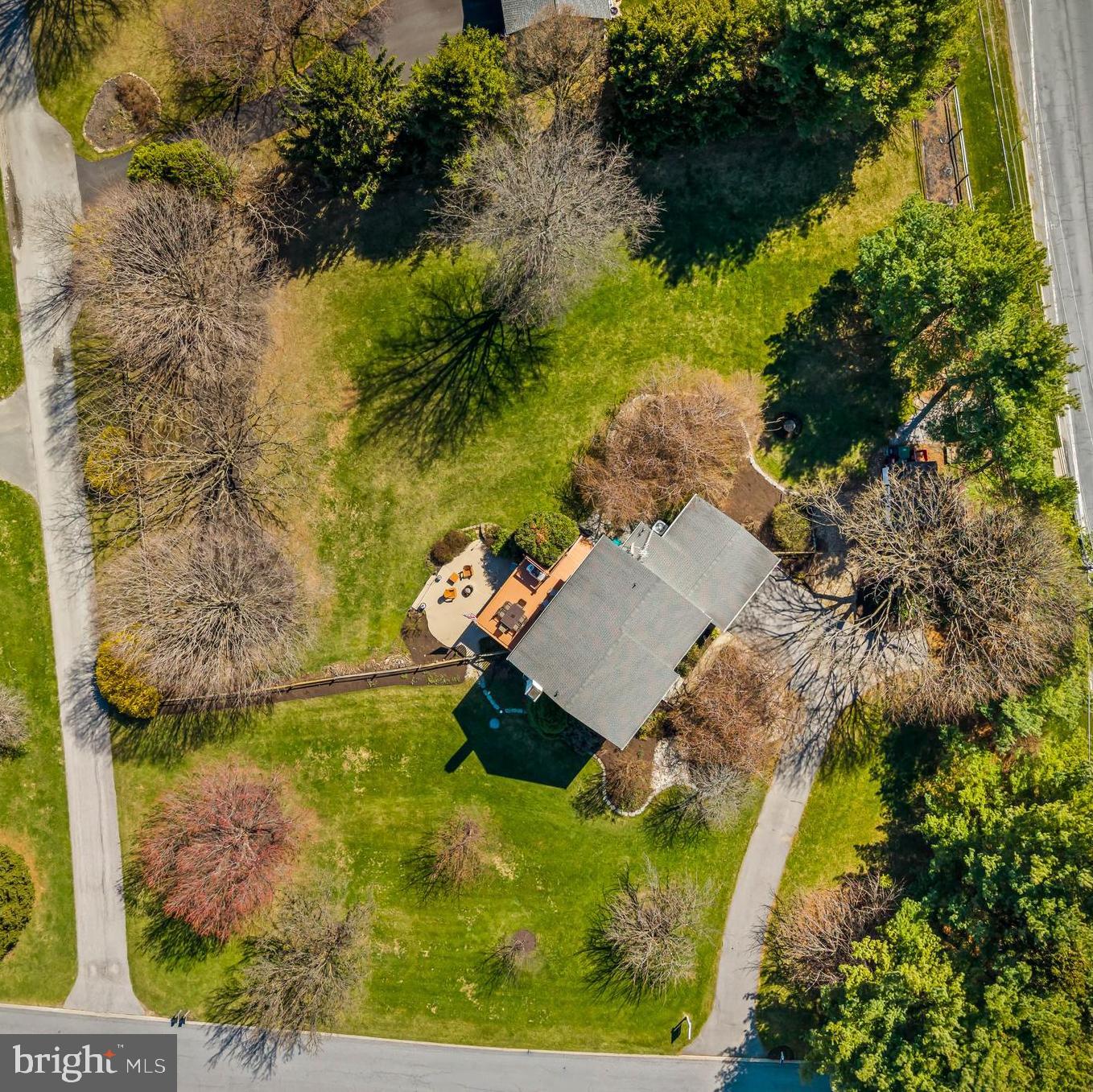 FOUR SEASONS - Residential