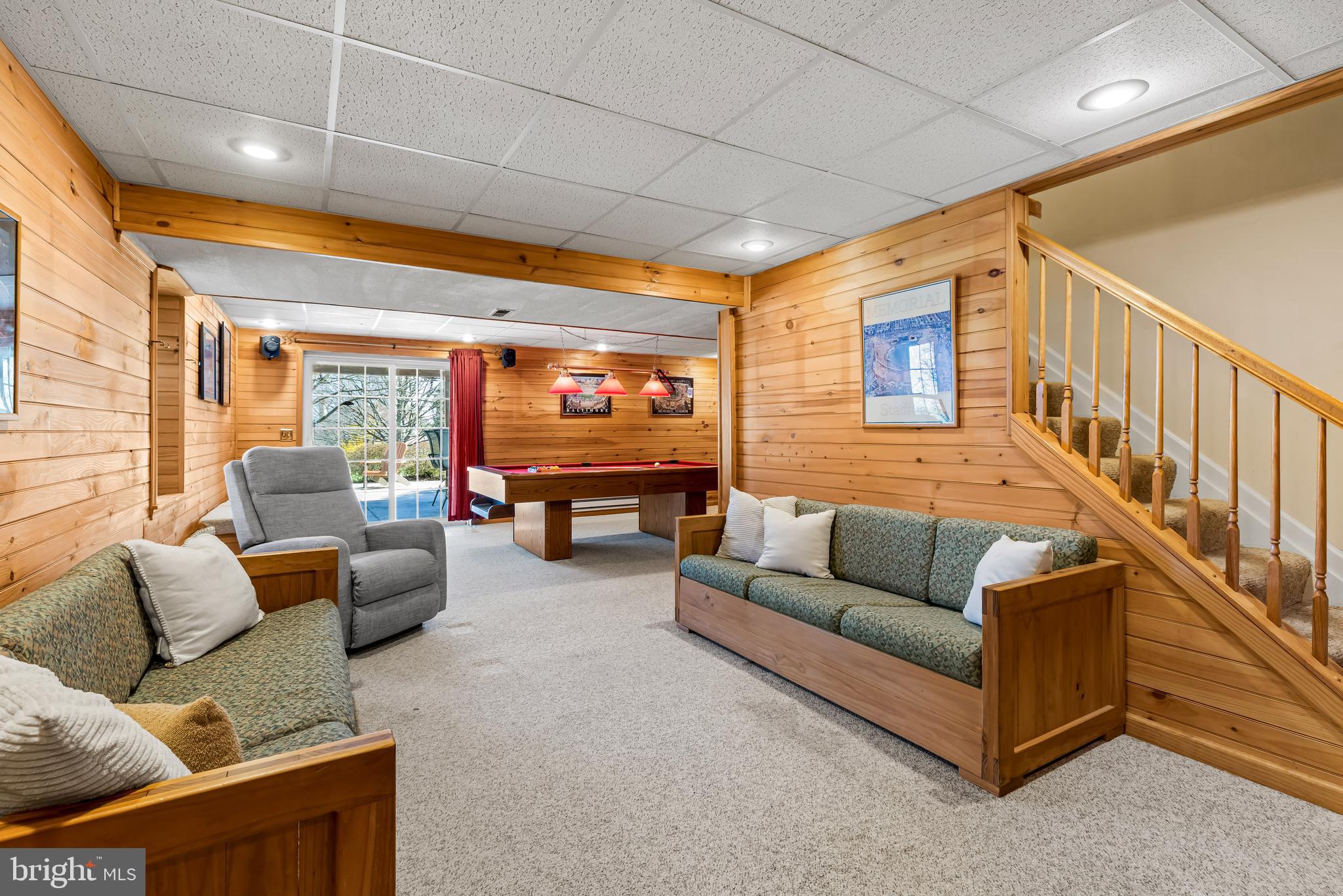 FOUR SEASONS - Residential