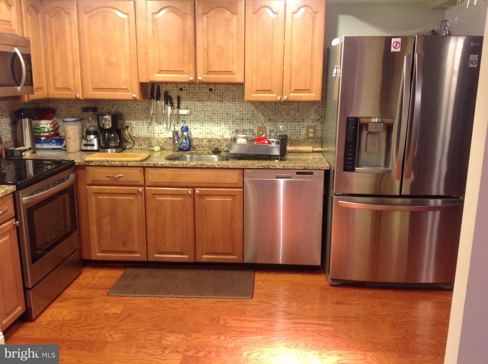 THE COLONIES - Residential Lease