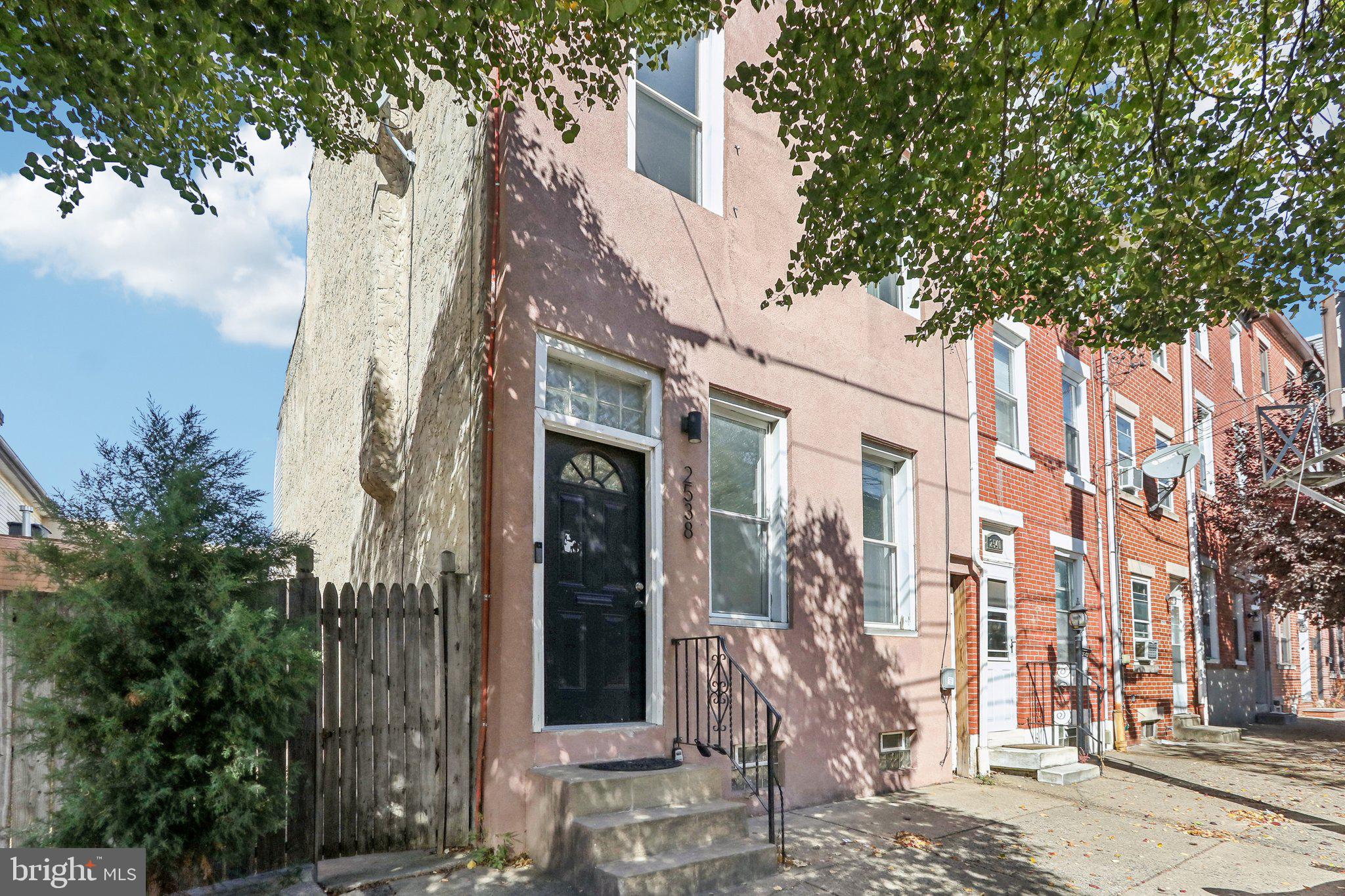 2536 EMERALD STREET 2538