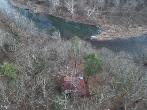 Apartment For Sale - 30 Cavalier Way<br/> Morgan County, GREAT CACAPON, WV 25422