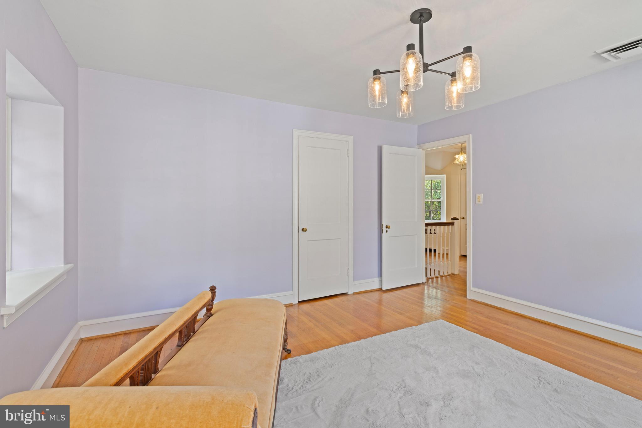 EAST FALLS - Residential