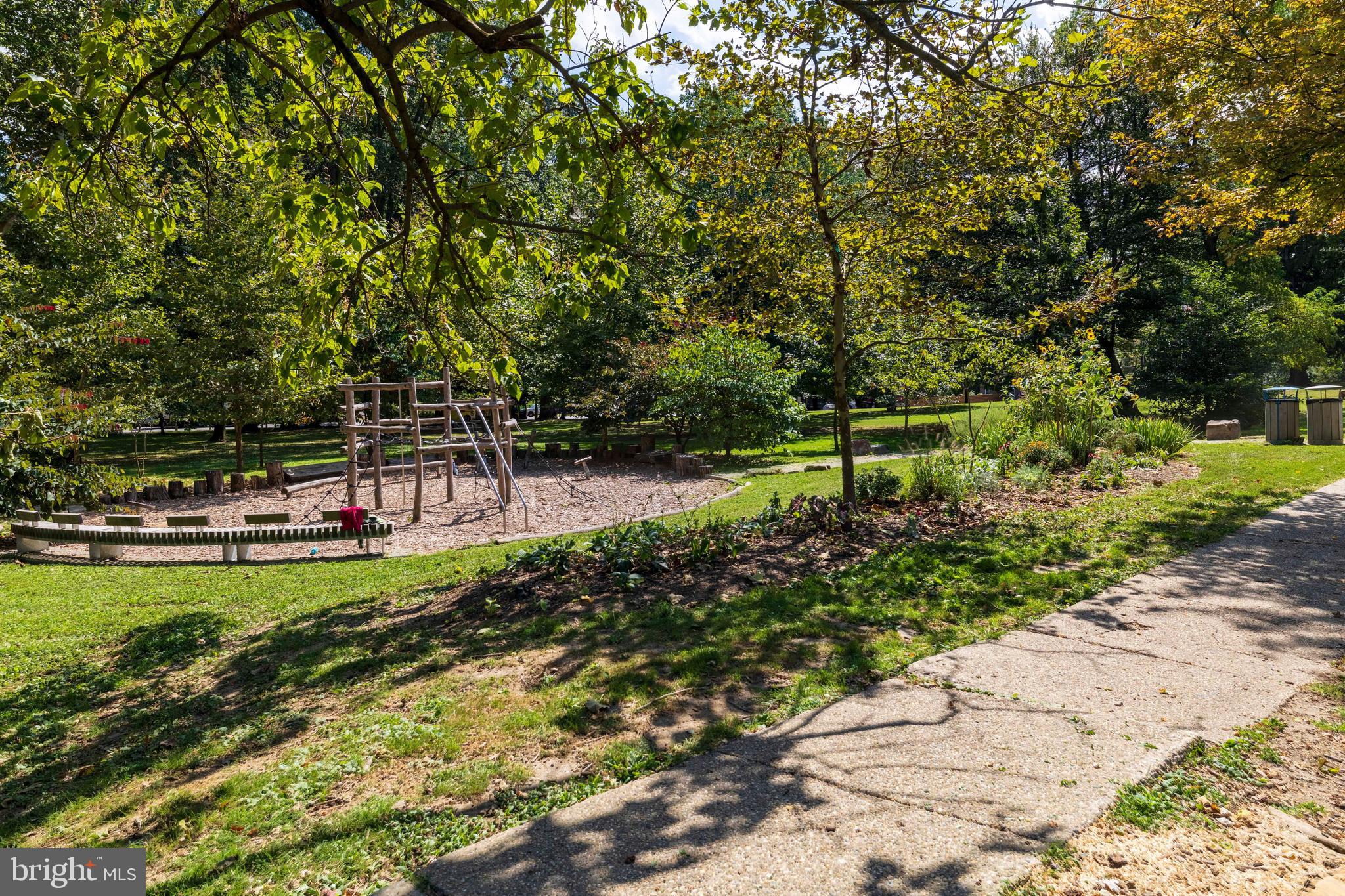 EAST FALLS - Residential