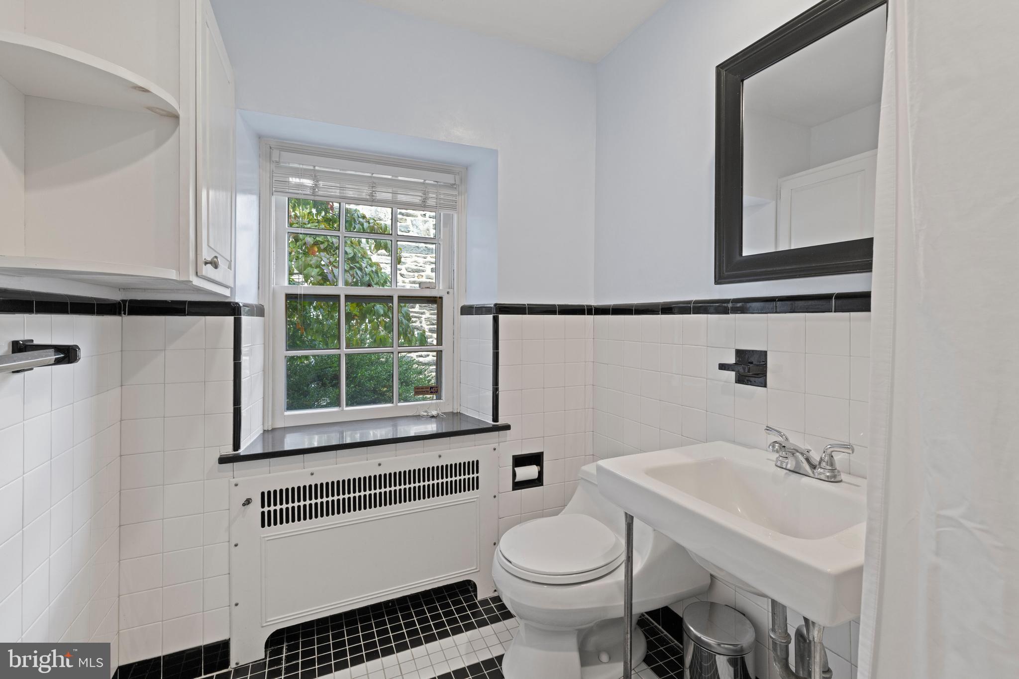 EAST FALLS - Residential