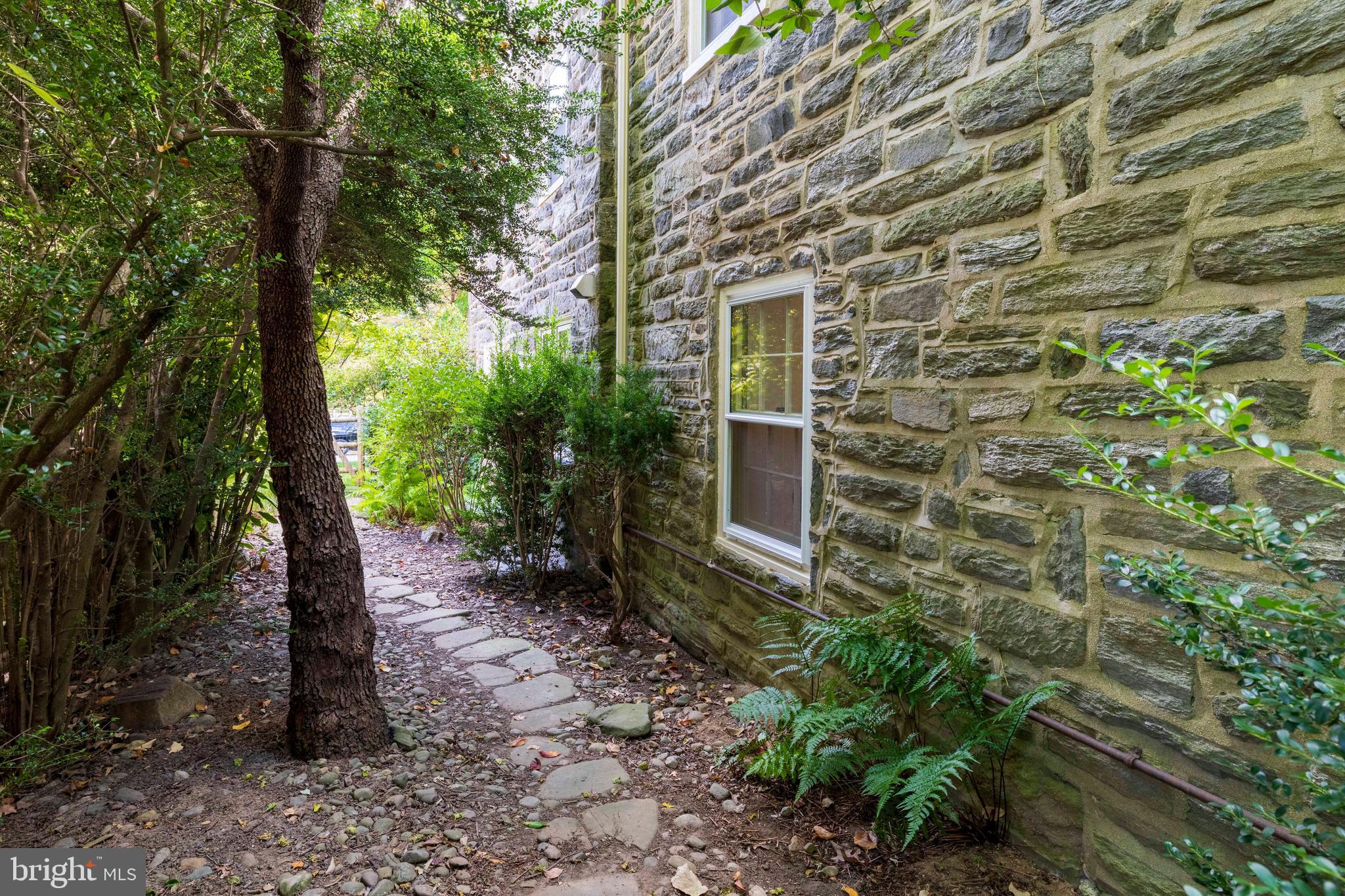 EAST FALLS - Residential