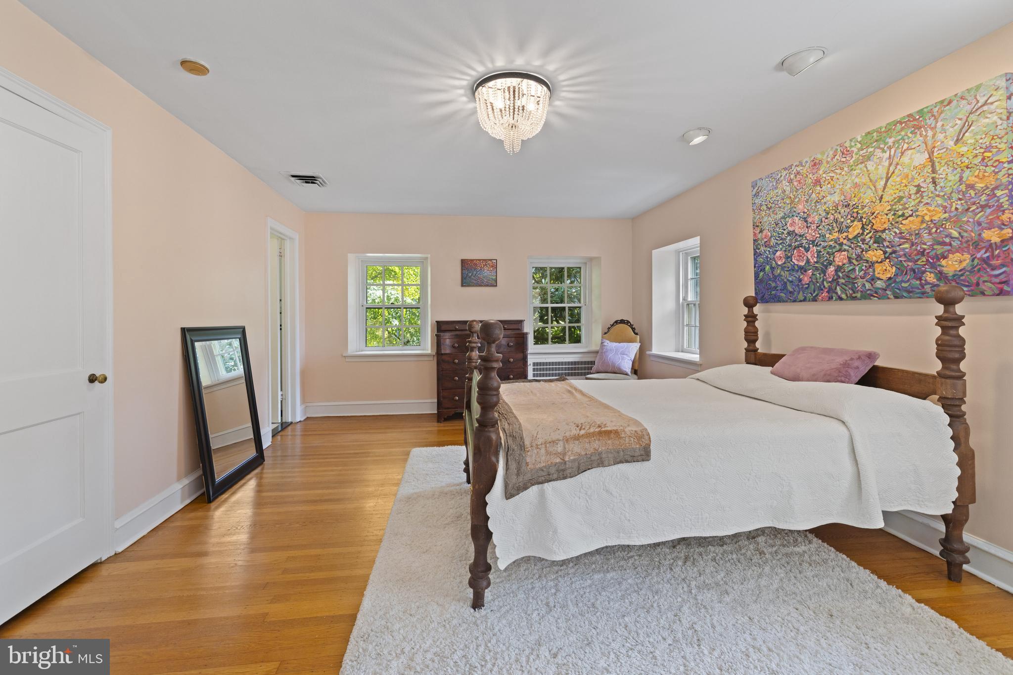 EAST FALLS - Residential