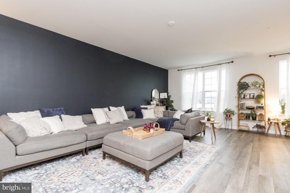 TALLYN RIDGE - Residential