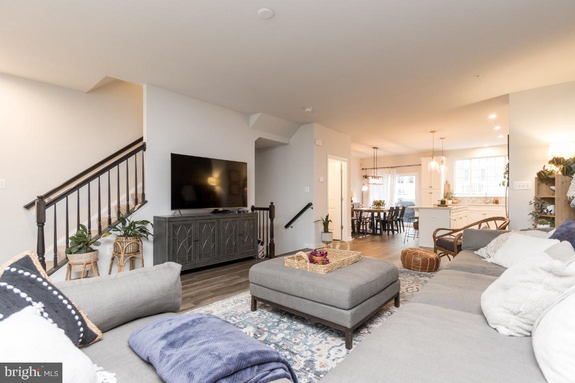 TALLYN RIDGE - Residential