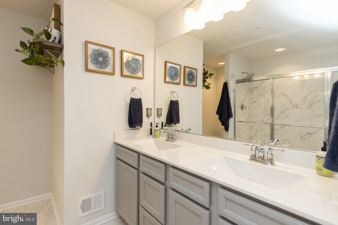 TALLYN RIDGE - Residential