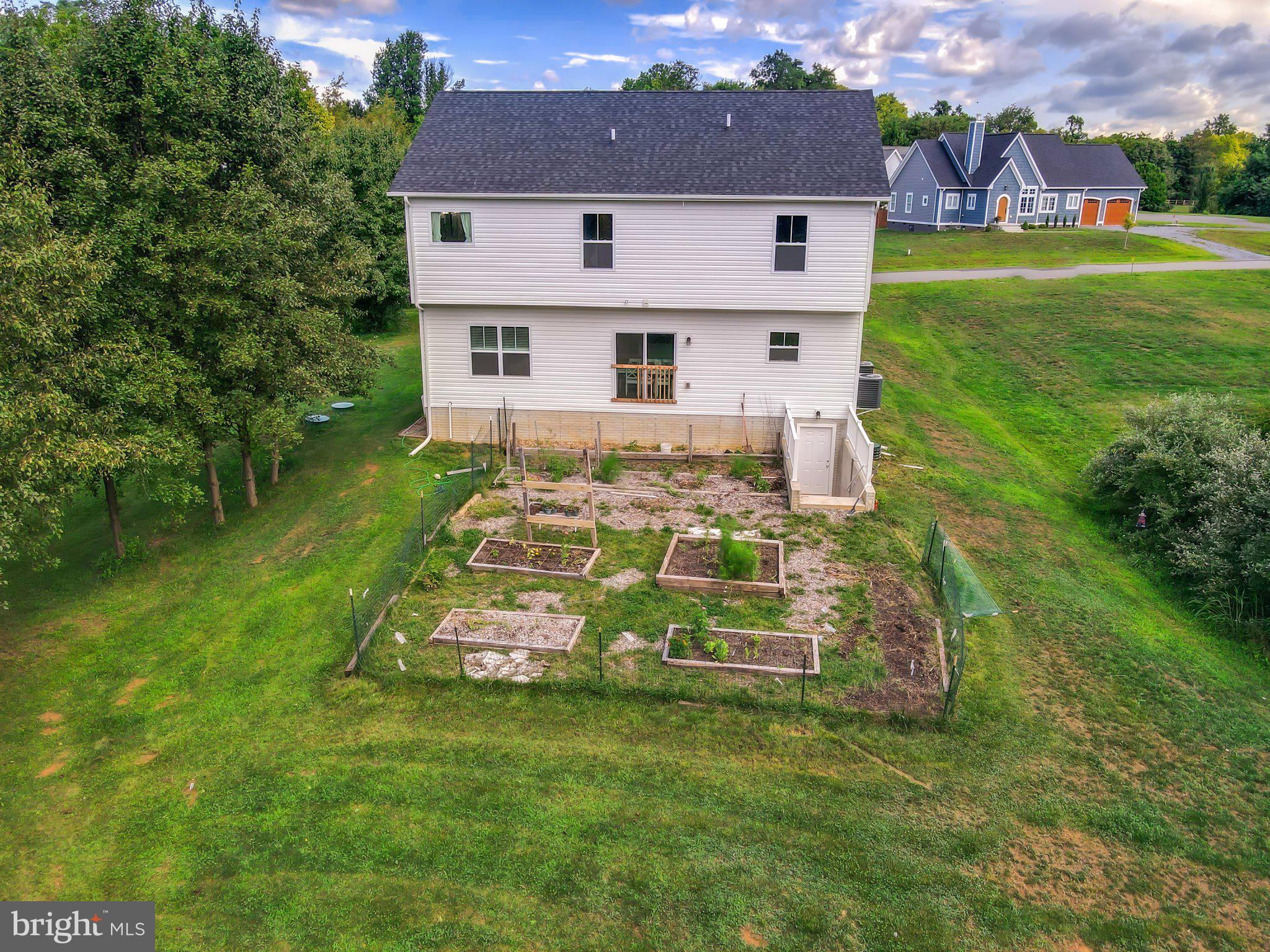 CLAYMONT CHASE - Residential