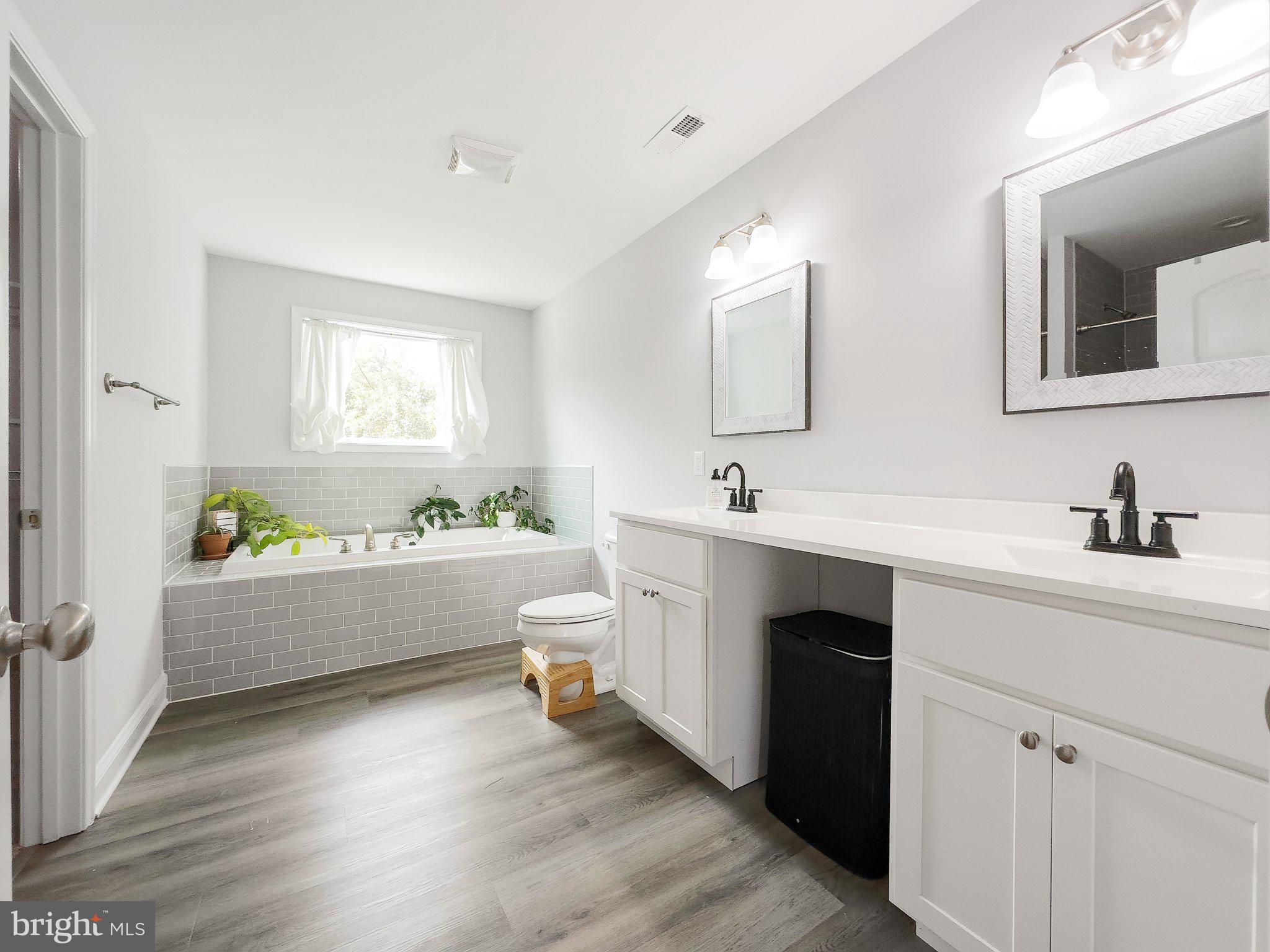 CLAYMONT CHASE - Residential