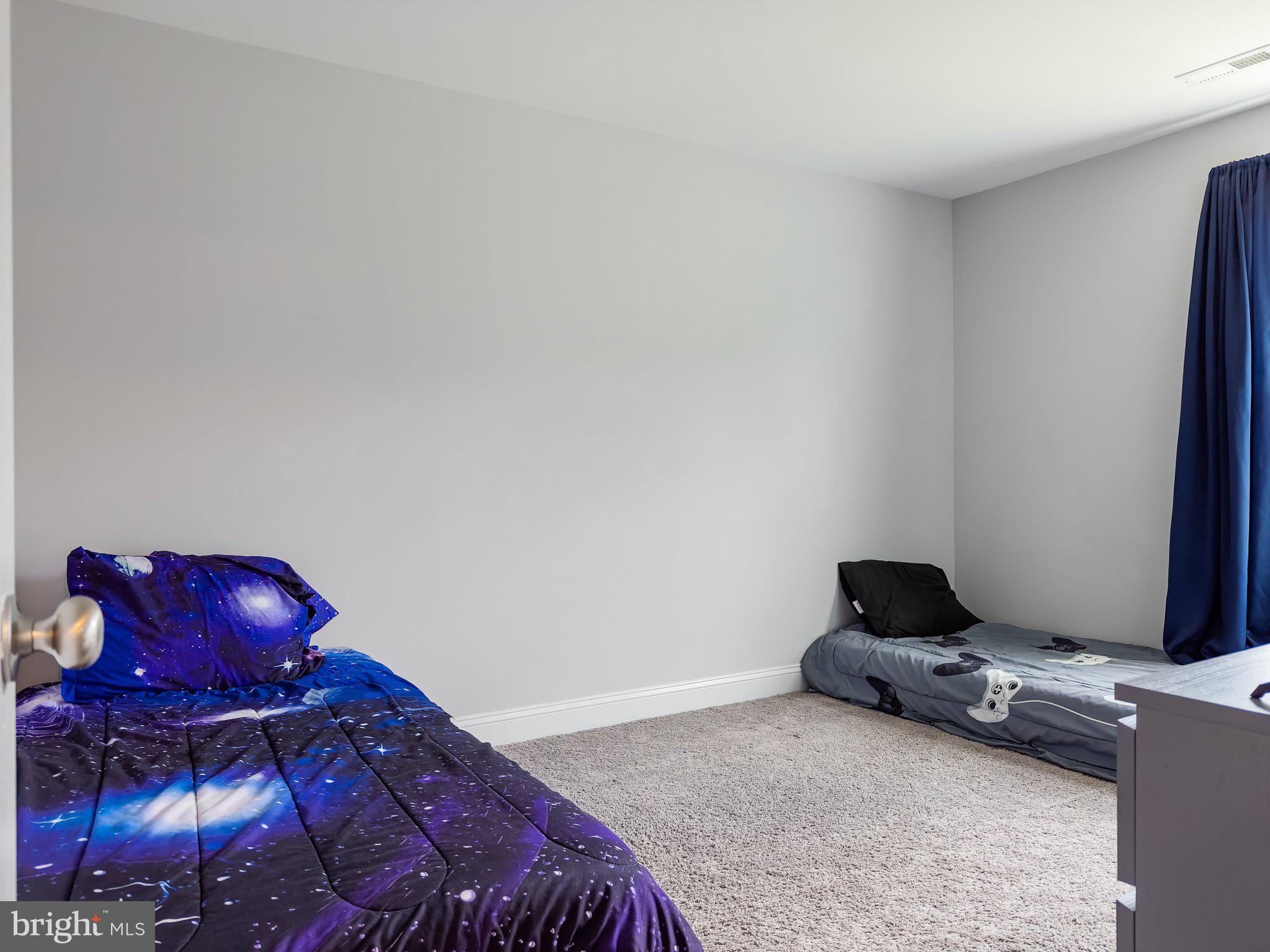 CLAYMONT CHASE - Residential