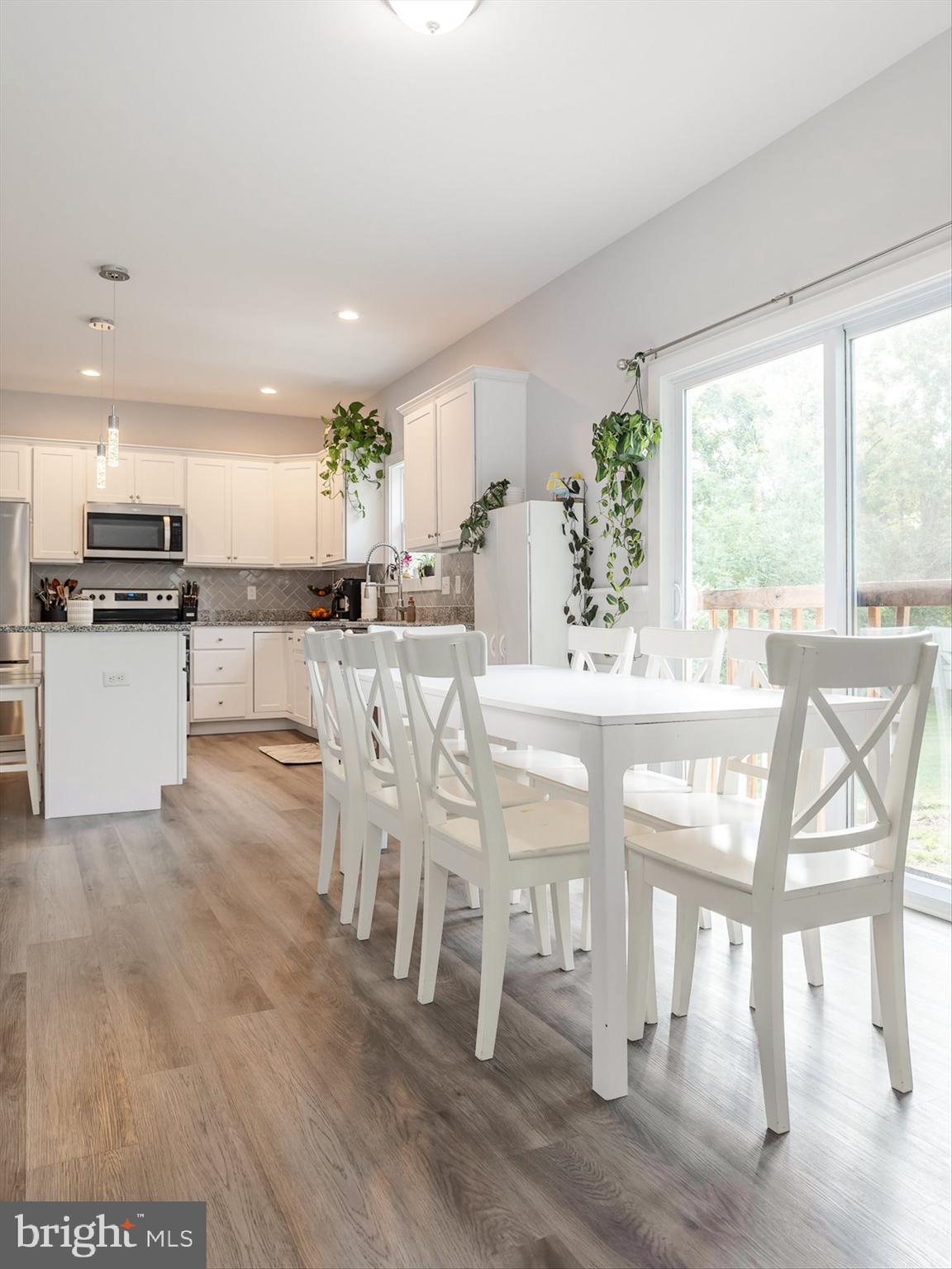 CLAYMONT CHASE - Residential