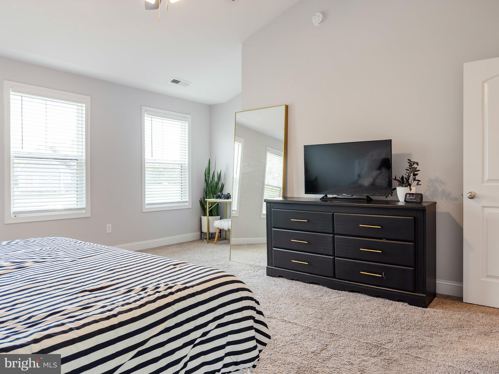 CLAYMONT CHASE - Residential