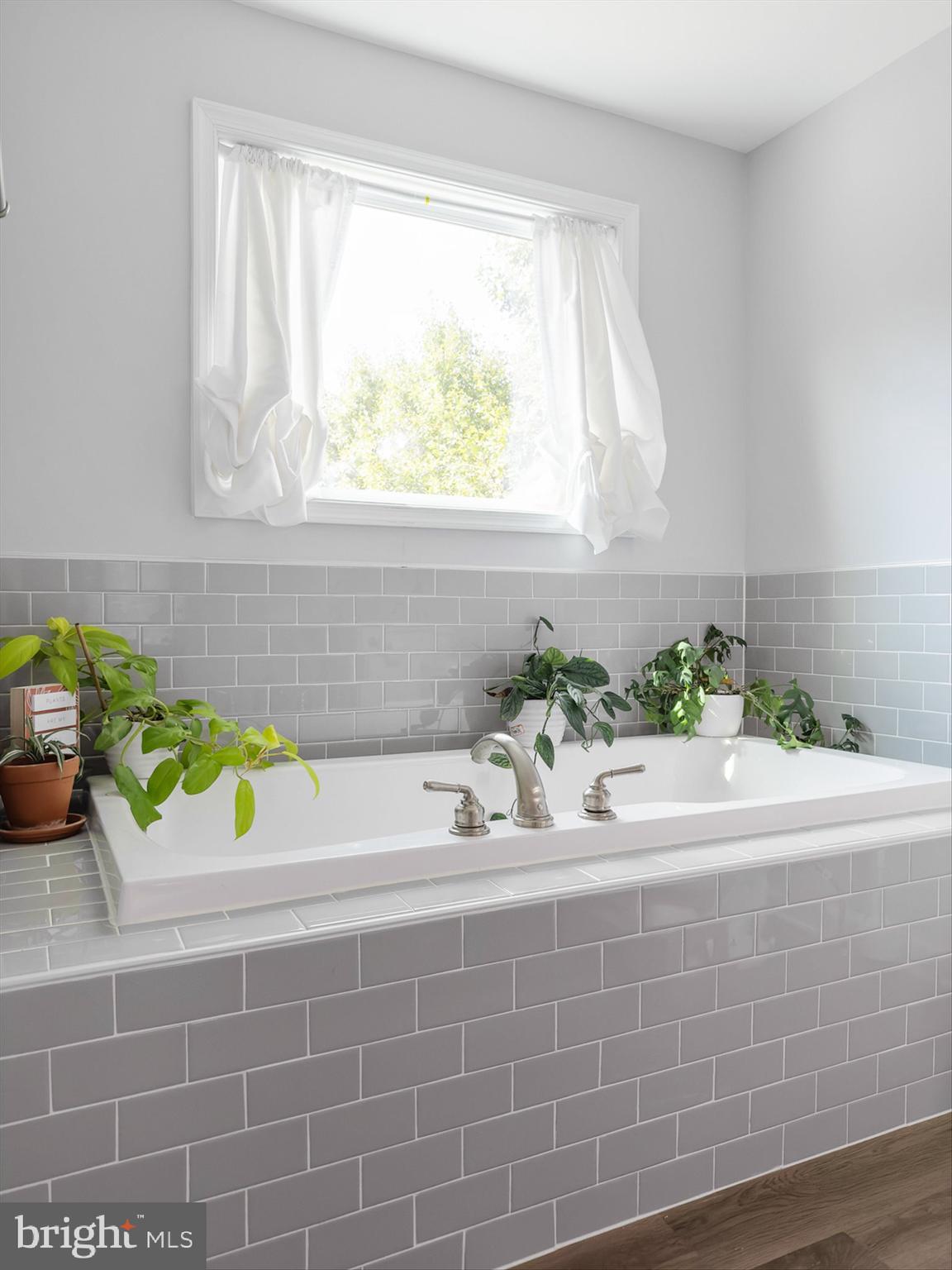 CLAYMONT CHASE - Residential