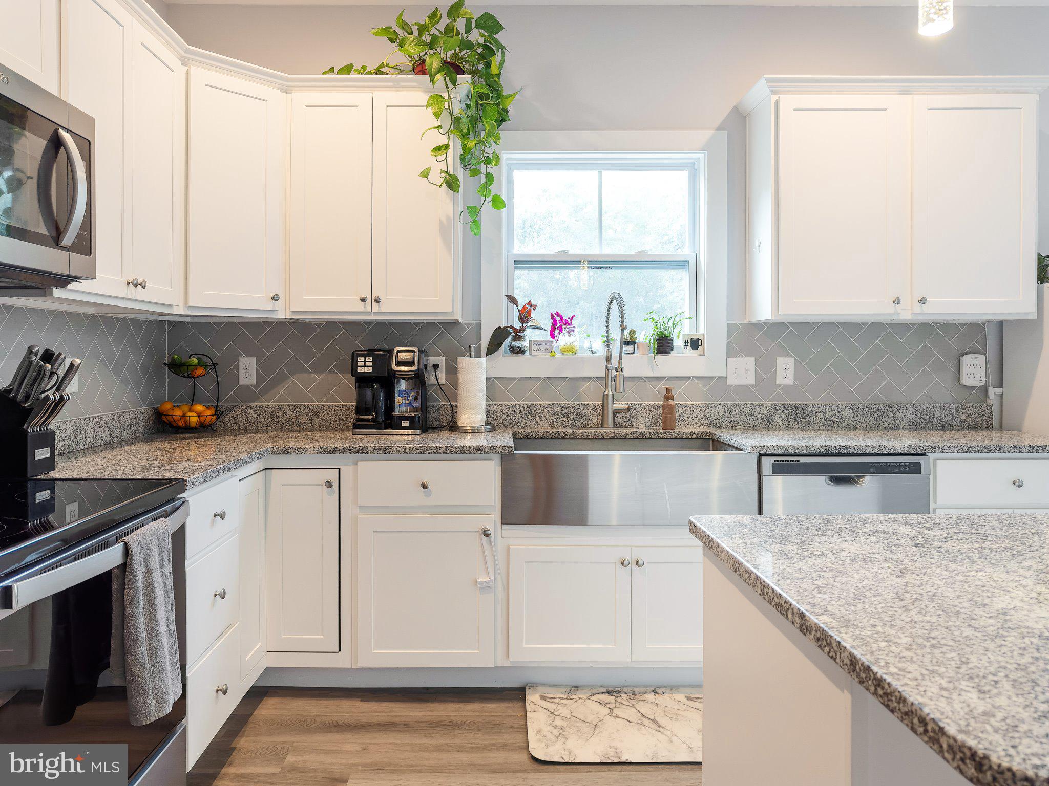 CLAYMONT CHASE - Residential