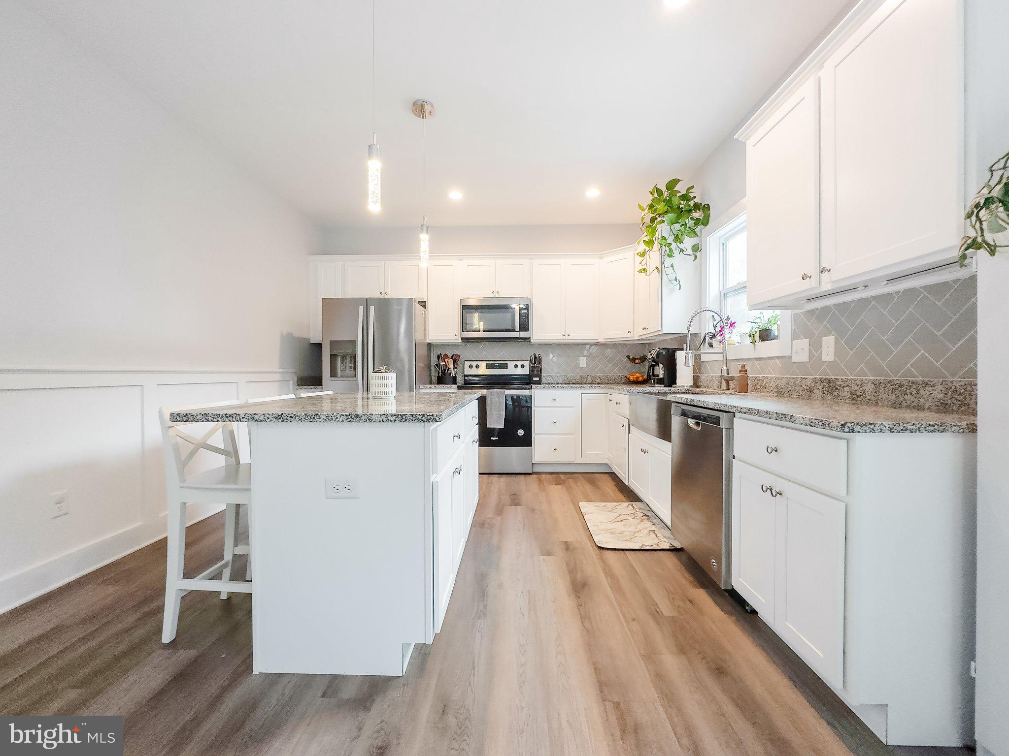 CLAYMONT CHASE - Residential