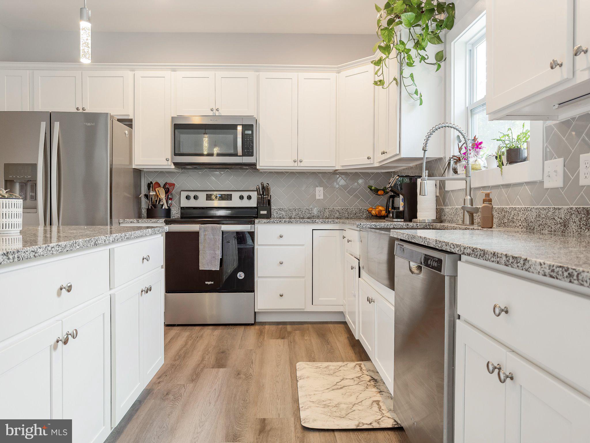 CLAYMONT CHASE - Residential