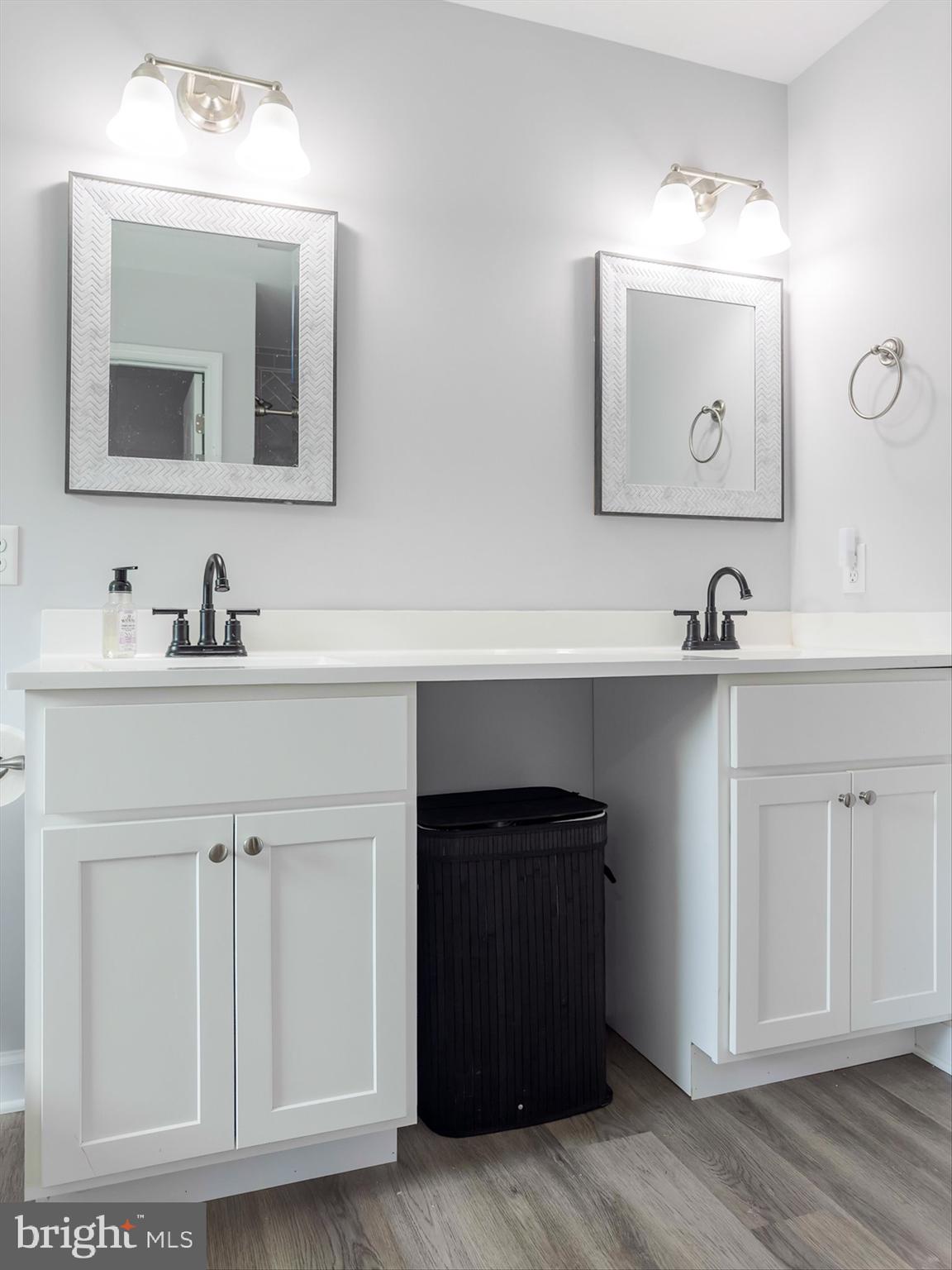 CLAYMONT CHASE - Residential