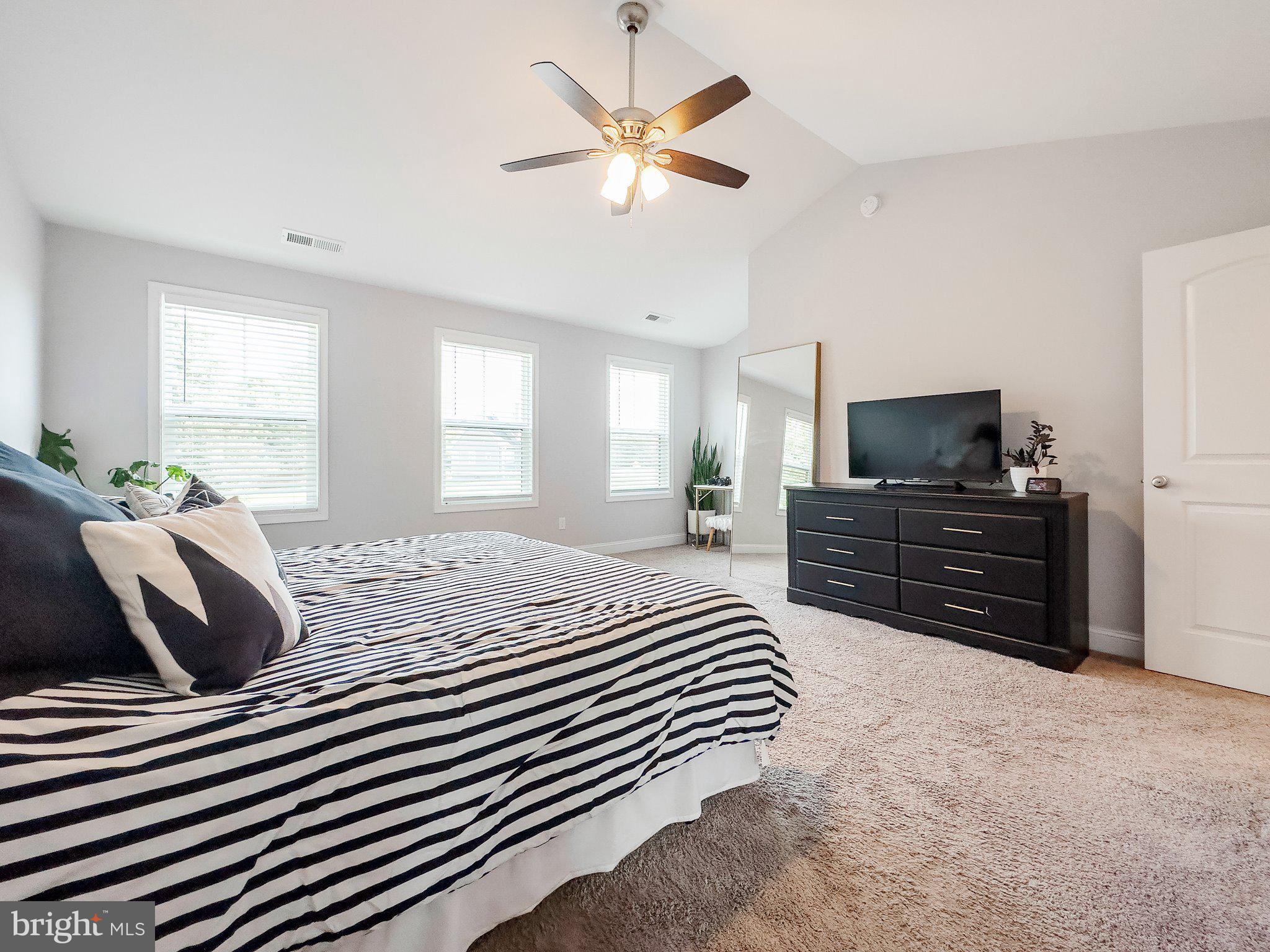 CLAYMONT CHASE - Residential